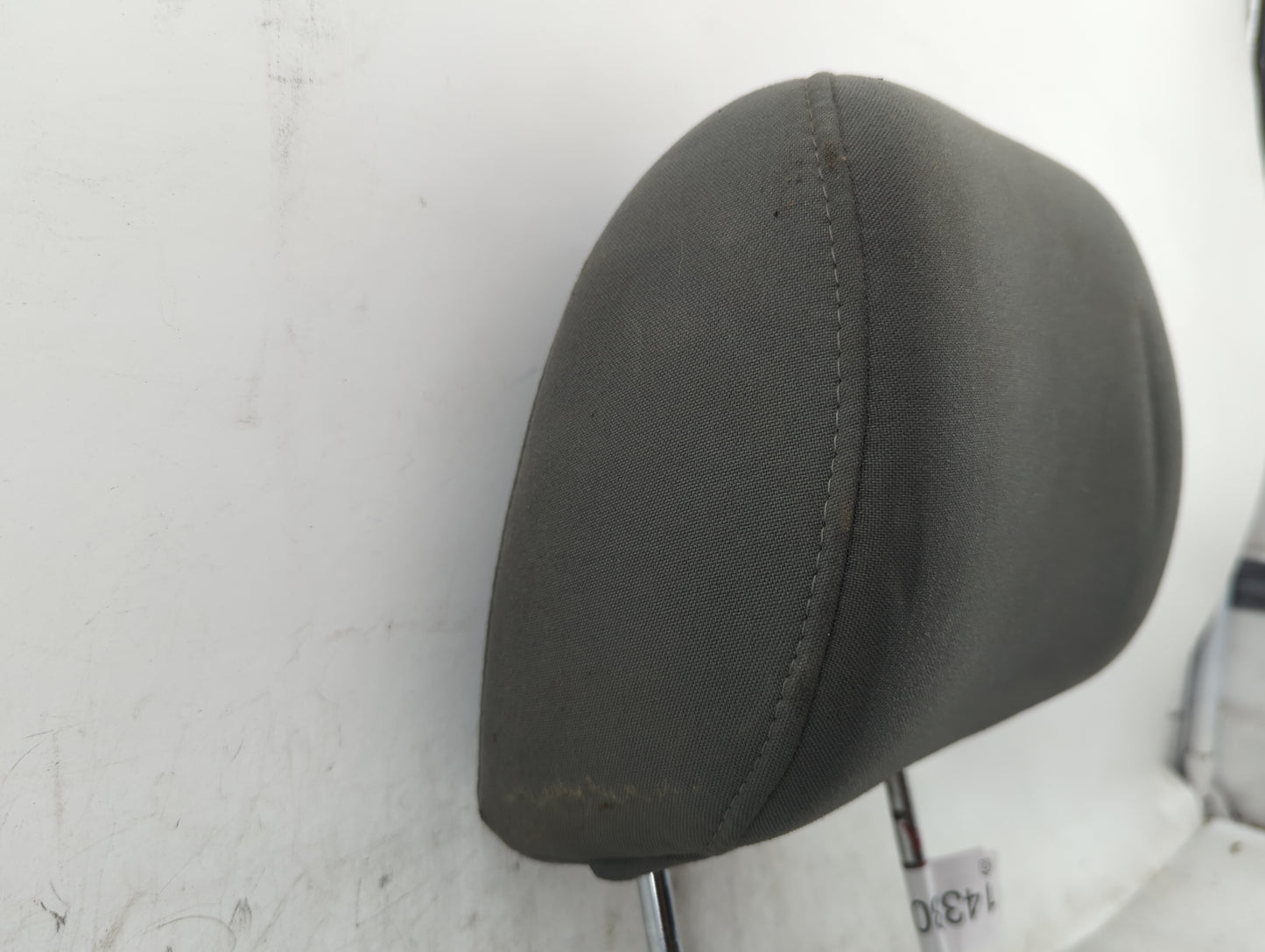 2005-2010 Jeep Grand Cherokee Headrest Head Rest Front Driver Passenger Seat Fits Fits 2005 2006 2007 2008 2009 2010 OEM Use
