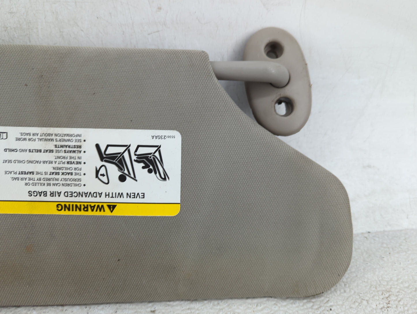 2006 Jeep Grand Cherokee Sun Visor Shade Replacement Driver Left Mirror Fits OEM Used Auto Parts - Oemusedautoparts1.com