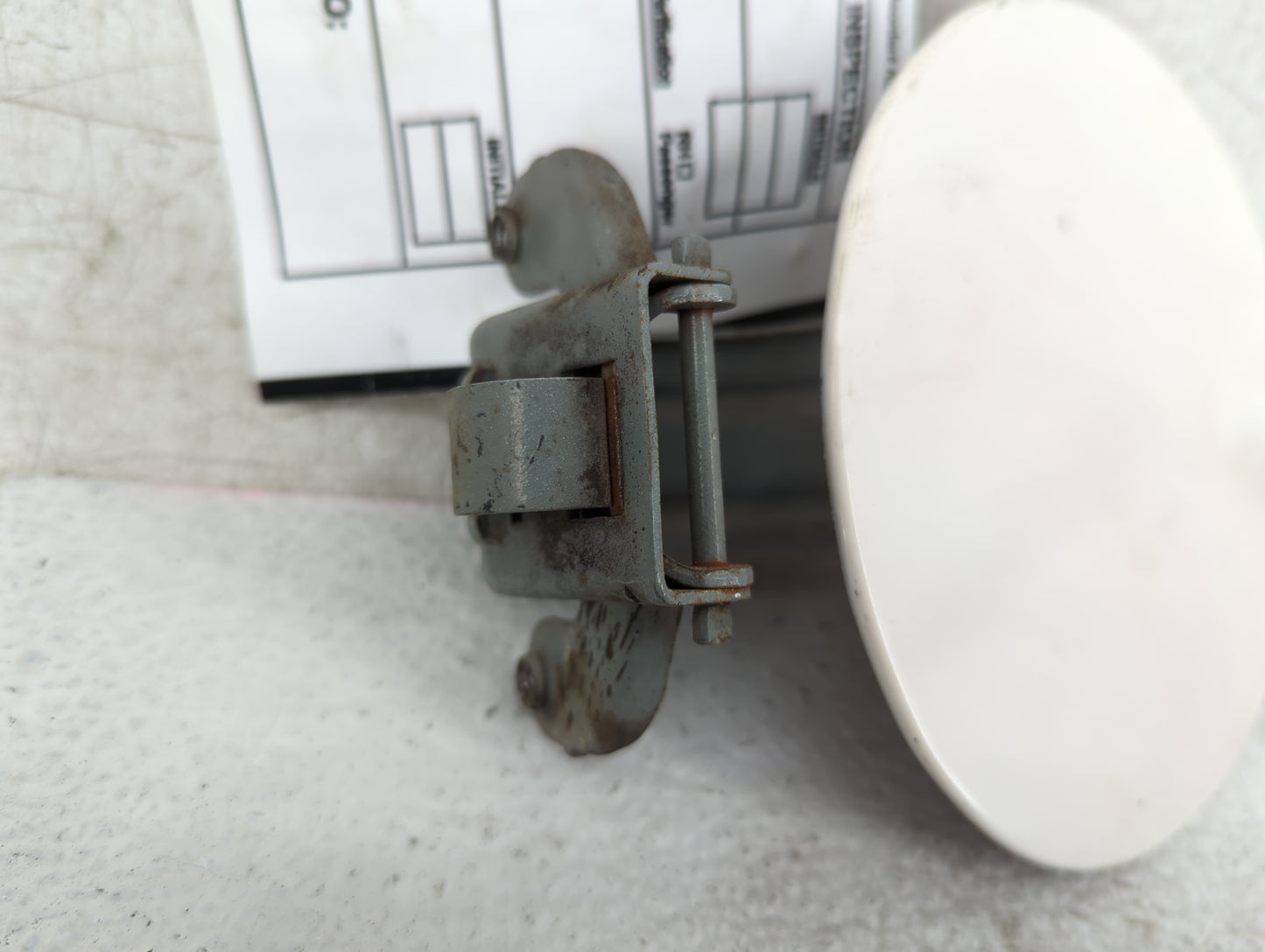 2006 Jeep Grand Cherokee Fuel Tank Door Lid Gas Tank White - Oemusedautoparts1.com