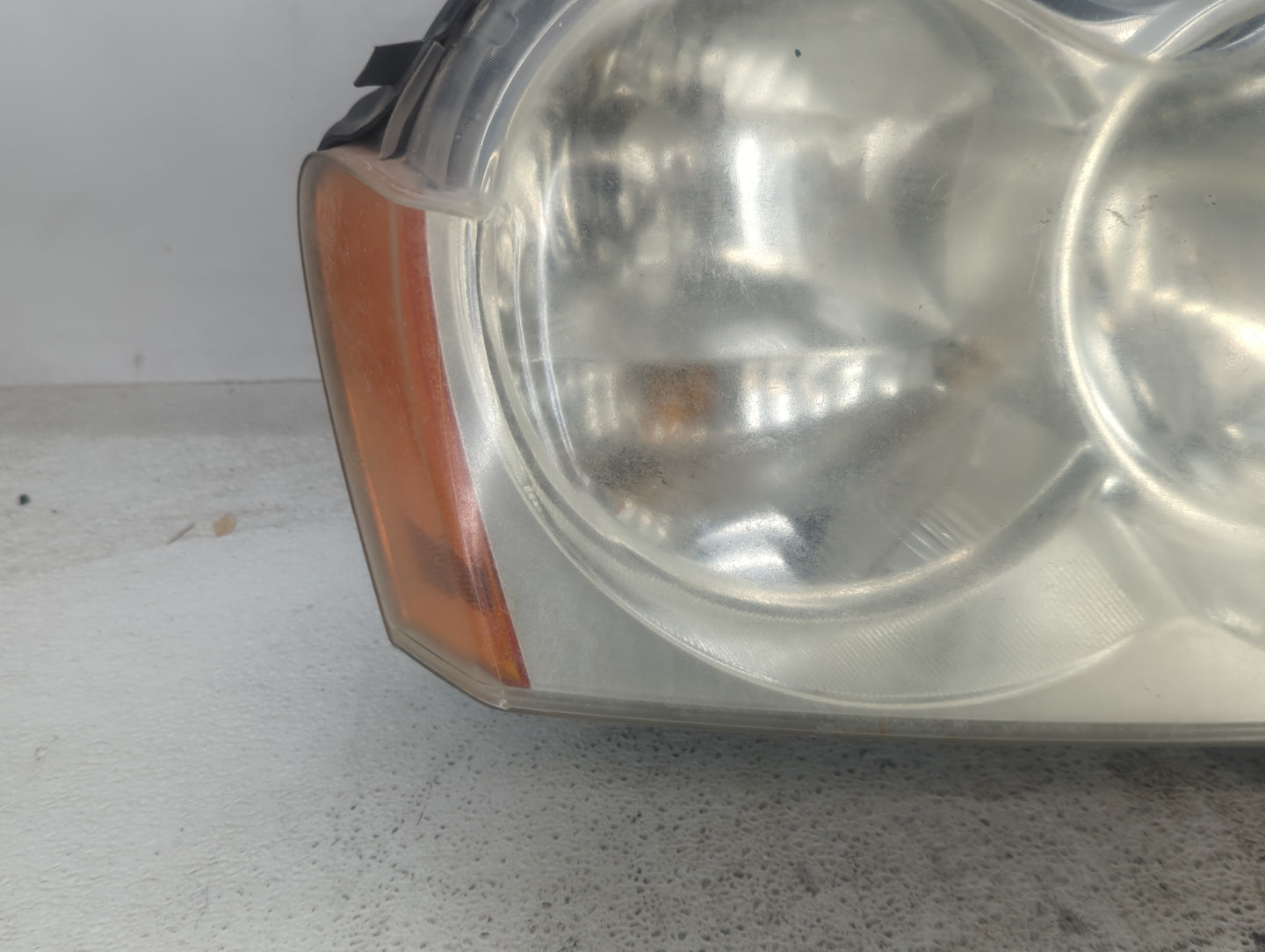 2005 Jeep Grand Cherokee Passenger Right Oem Head Light Headlight Lamp - Oemusedautoparts1.com
