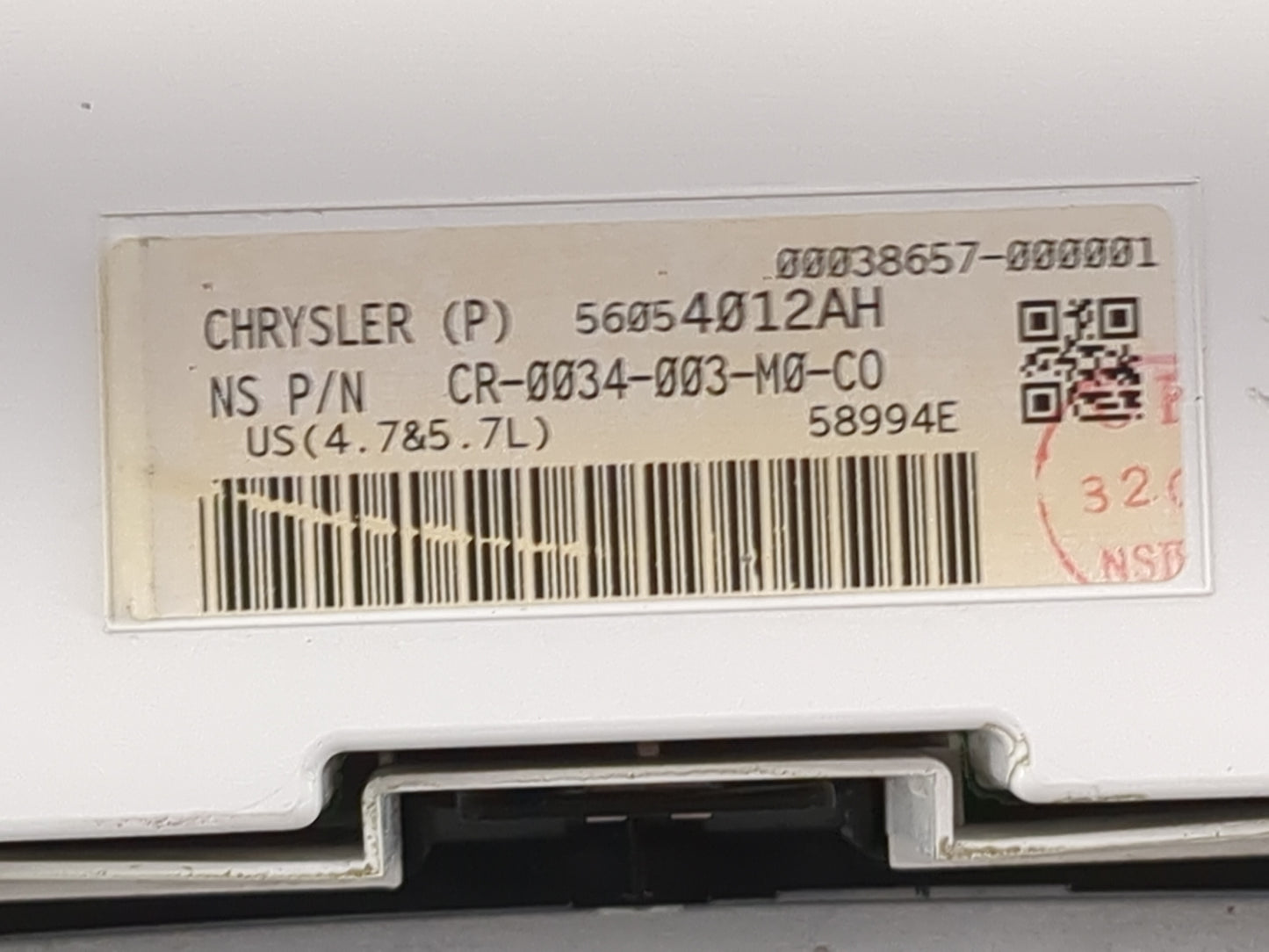 2006 Jeep Grand Cherokee Instrument Cluster Speedometer Gauges P/N:56054012AH CR-0034-003-M0-C0 Miles: Fits OEM Used Auto Pa