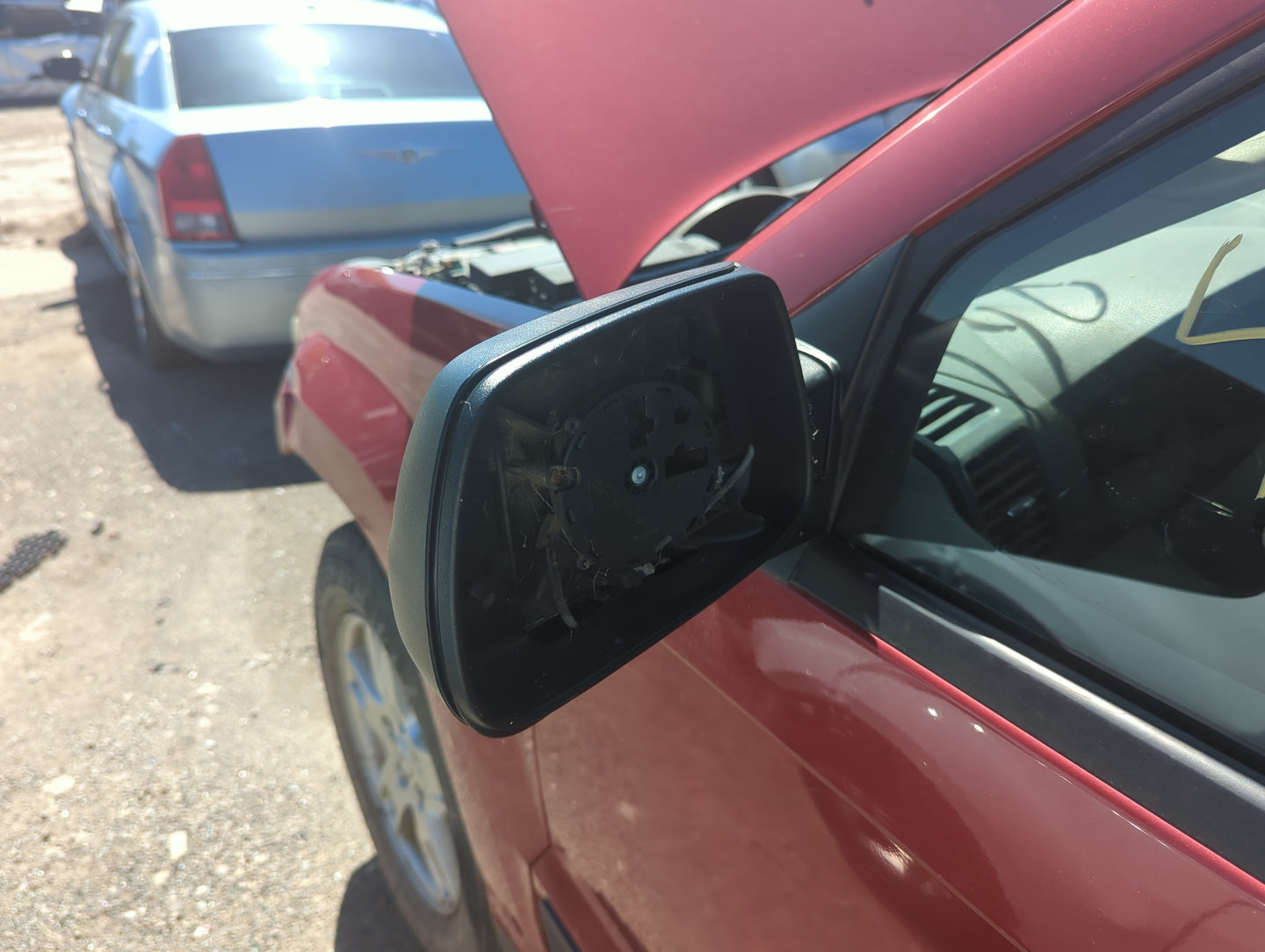 2005-2010 Jeep Grand Cherokee Driver Side View Mirror - Left Door Mirror OEM Used - Oemusedautoparts1.com