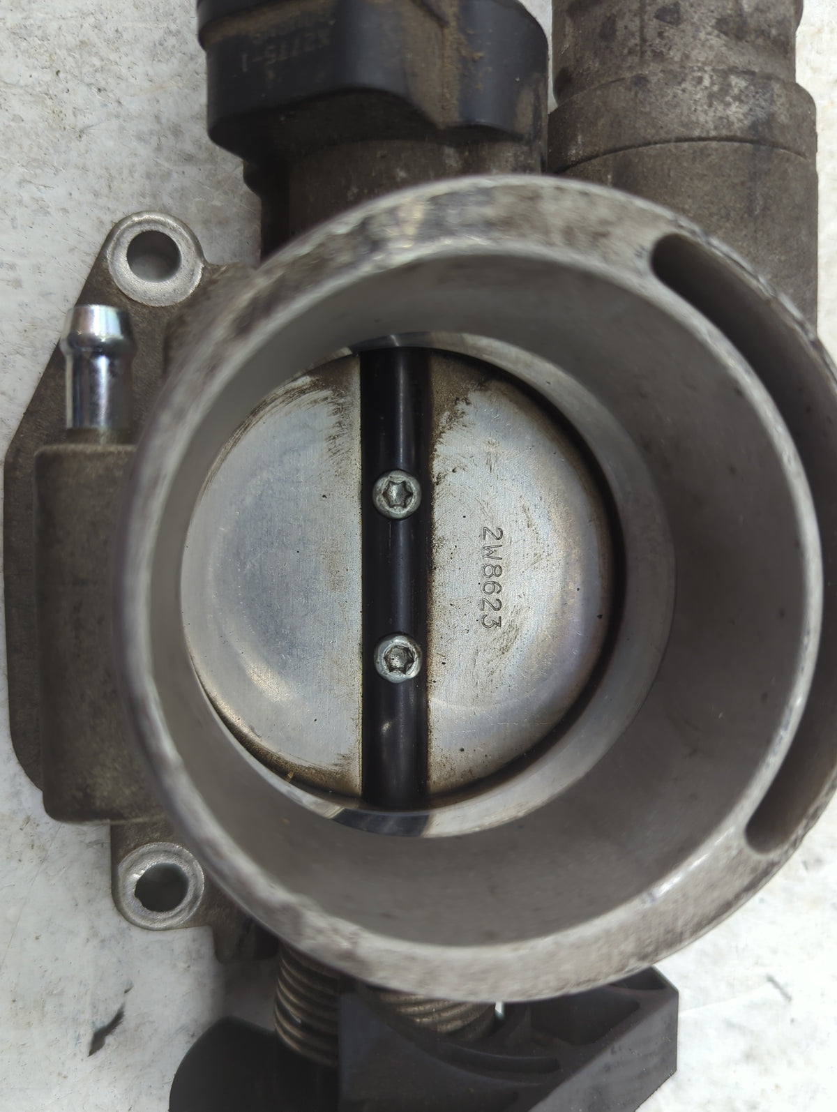 2005-2006 Jeep Grand Cherokee Throttle Body Fits Fits 2005 2006 OEM Used Auto Parts - Oemusedautoparts1.com