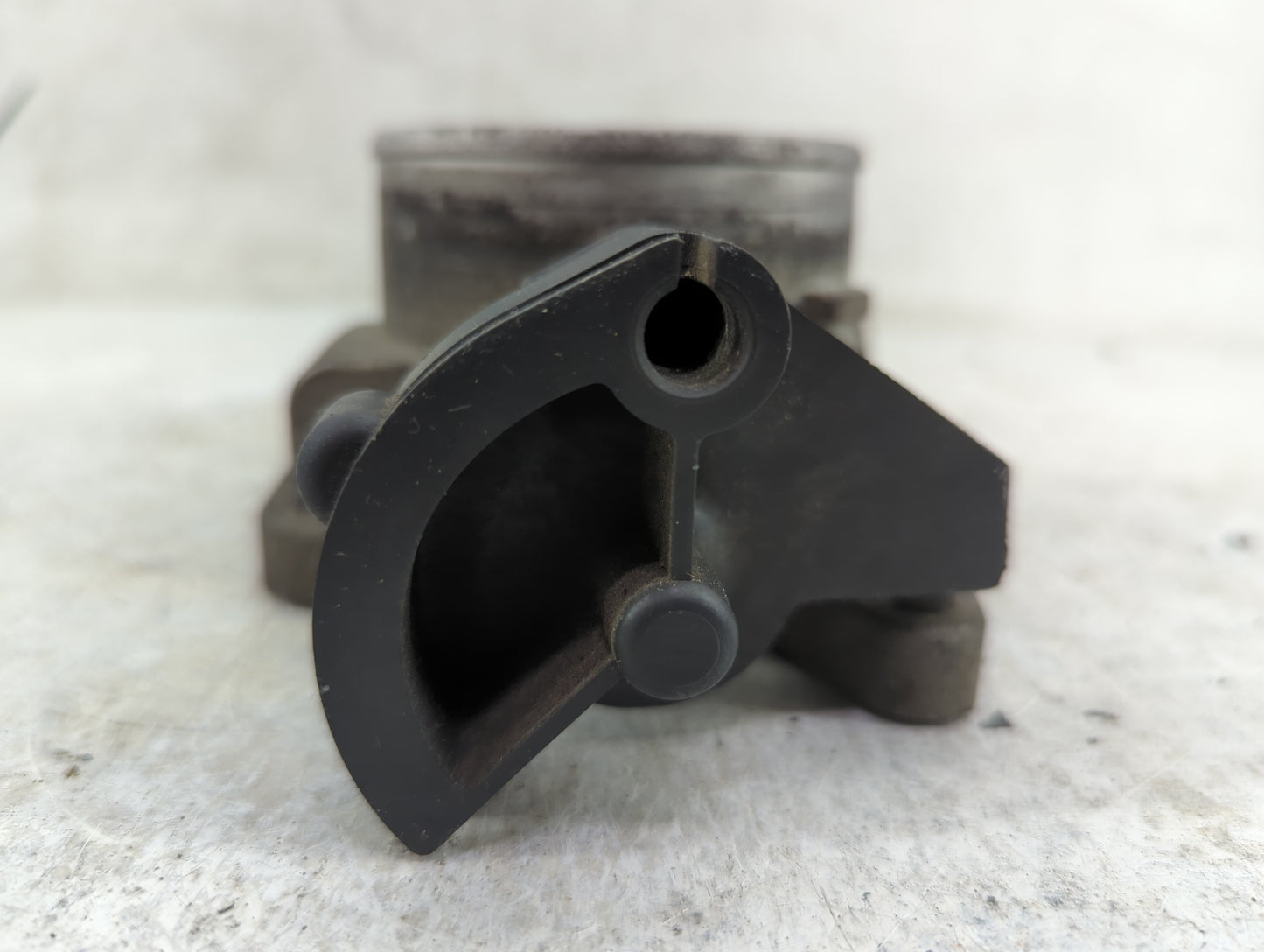 2005-2006 Jeep Grand Cherokee Throttle Body Fits Fits 2005 2006 OEM Used Auto Parts - Oemusedautoparts1.com