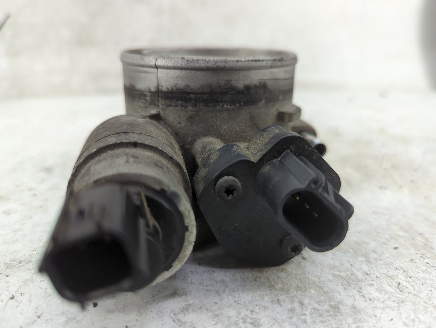 2005-2006 Jeep Grand Cherokee Throttle Body Fits Fits 2005 2006 OEM Used Auto Parts - Oemusedautoparts1.com