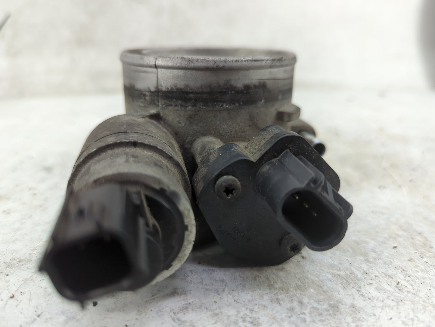2005-2006 Jeep Grand Cherokee Throttle Body Fits Fits 2005 2006 OEM Used Auto Parts - Oemusedautoparts1.com