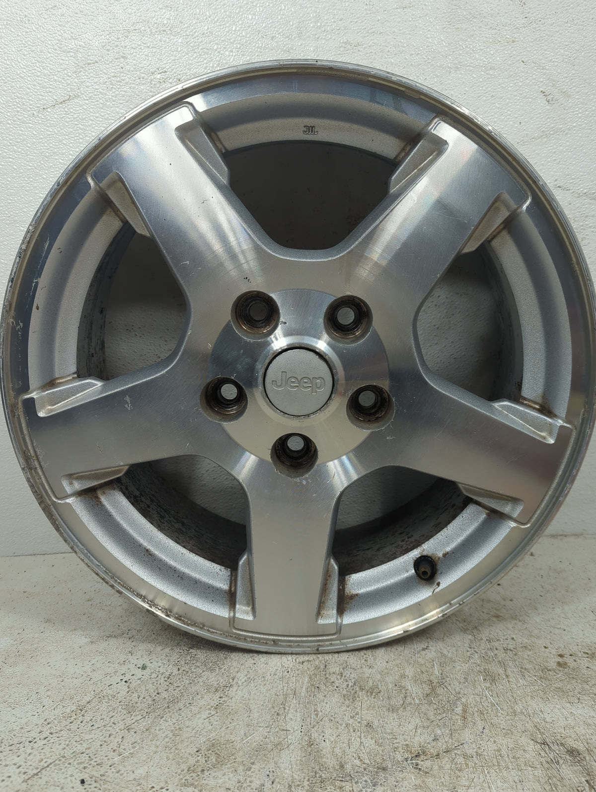 2005-2007 Jeep Grand Cherokee Oem Wheel Rim 5043522 - Oemusedautoparts1.com