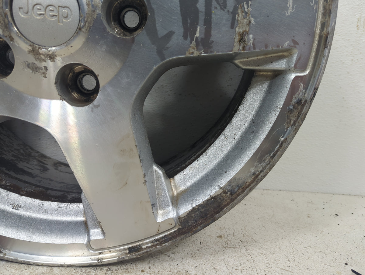 2005-2007 Jeep Grand Cherokee Oem Wheel Rim 5043525 - Oemusedautoparts1.com