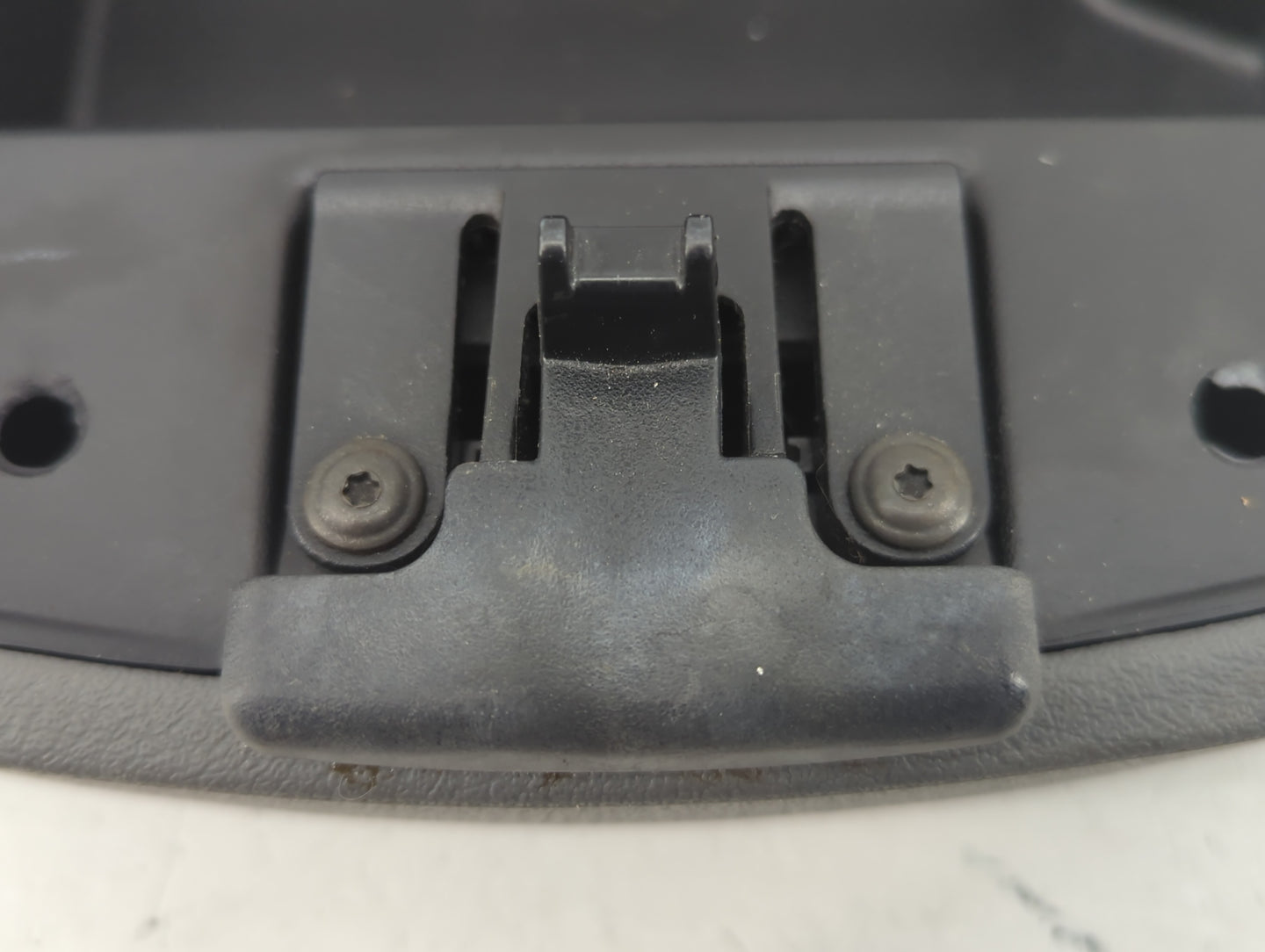2005-2010 Jeep Grand Cherokee Center Console Armrest Cover Lid Fits Fits 2005 2006 2007 2008 2009 2010 OEM Used Auto Parts -