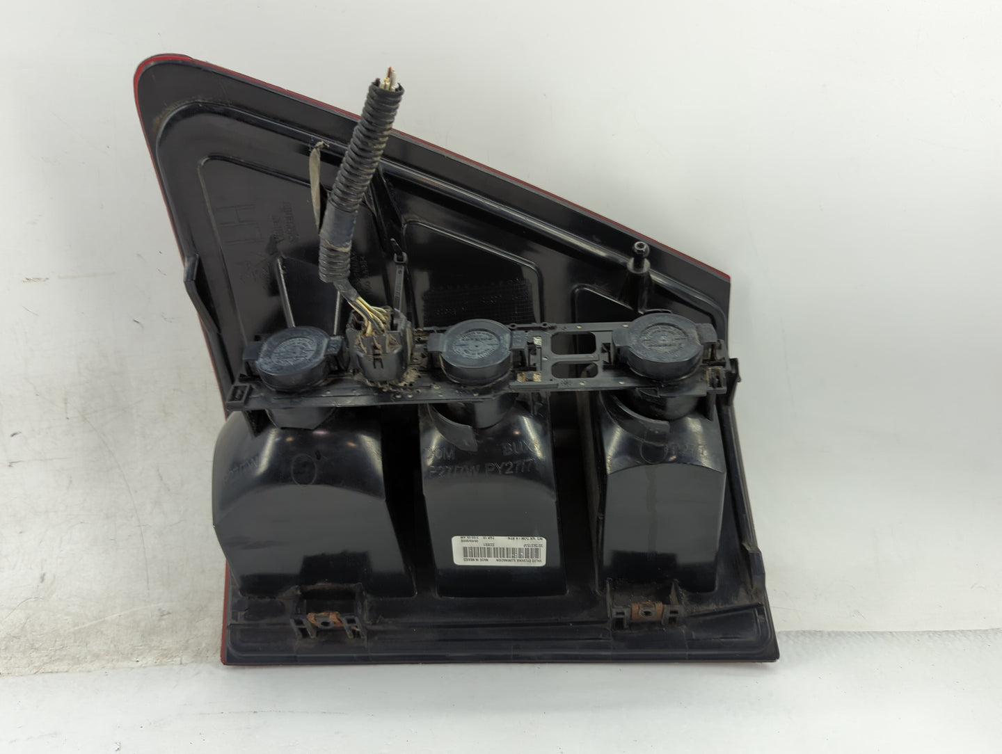 2005-2006 Jeep Grand Cherokee Tail Light Assembly Driver Left OEM Fits Fits 2005 2006 OEM Used Auto Parts - Oemusedautoparts