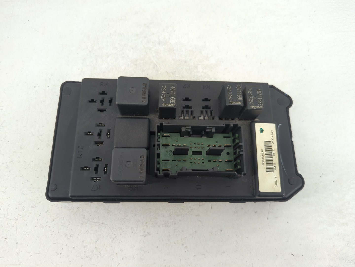2006 Jeep Grand Cherokee Body Control Module Bcm Inner Cabin Fuse Box - Oemusedautoparts1.com