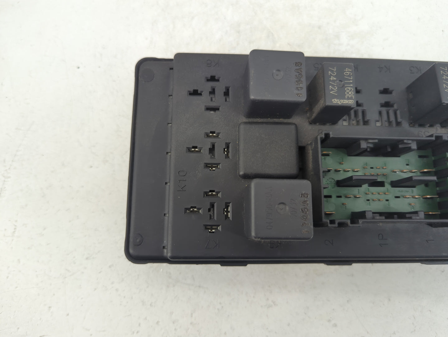 2006 Jeep Grand Cherokee Body Control Module Bcm Inner Cabin Fuse Box - Oemusedautoparts1.com