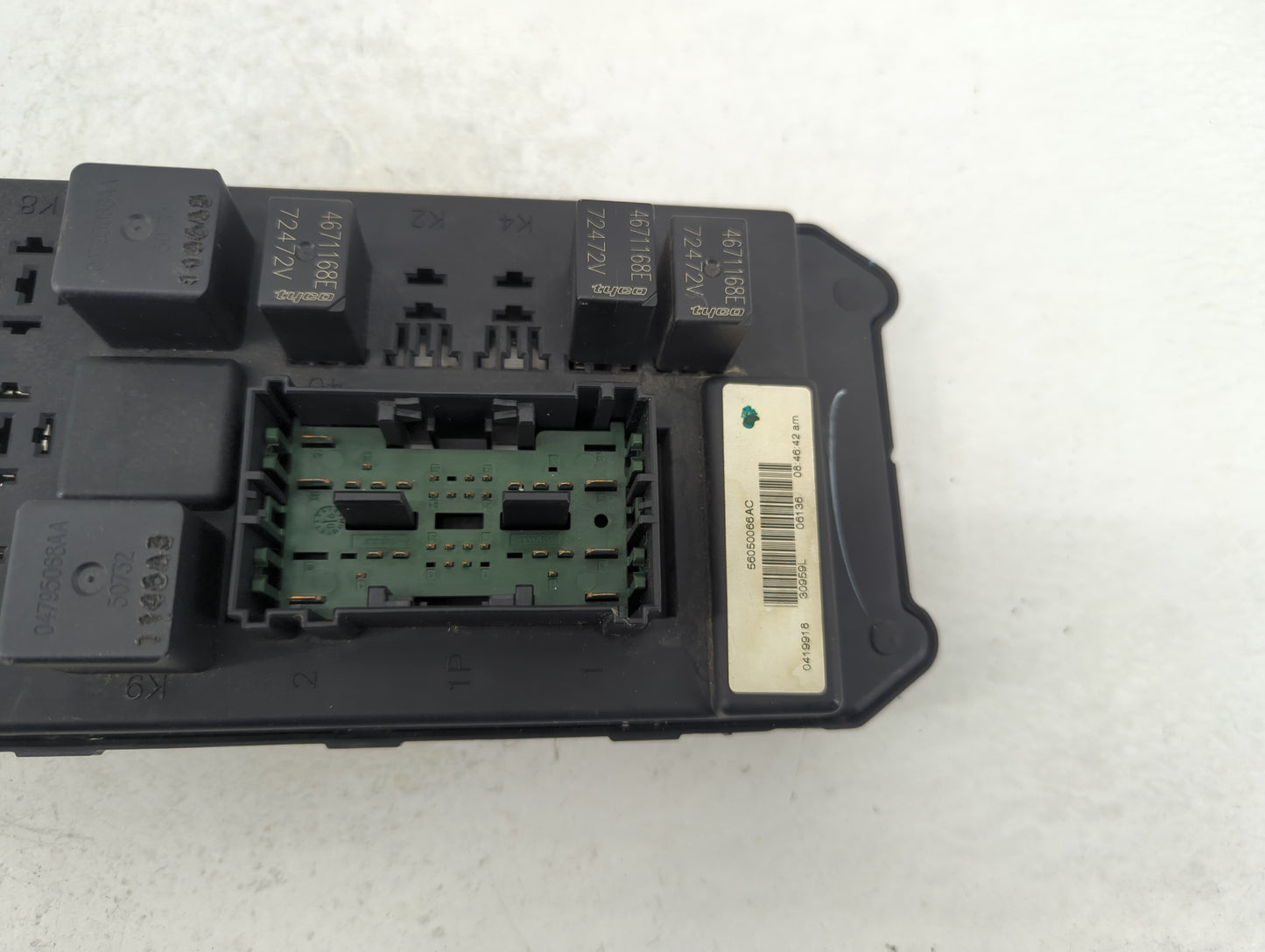 2006 Jeep Grand Cherokee Body Control Module Bcm Inner Cabin Fuse Box - Oemusedautoparts1.com