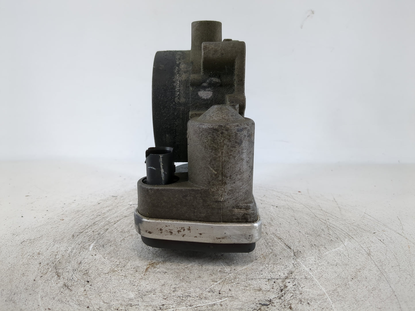 2005-2012 Jeep Grand Cherokee Throttle Body Fits Fits 2005 2006 2007 2008 2009 2010 2011 2012 2013 OEM Used Auto Parts - Oem