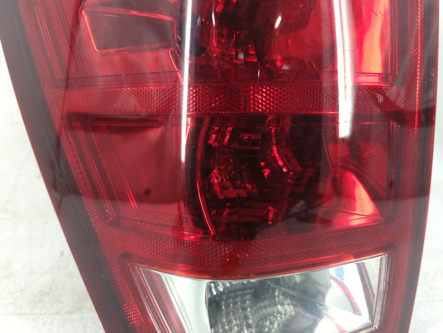 2005-2006 Jeep Grand Cherokee Tail Light Assembly Driver Left OEM Fits Fits 2005 2006 OEM Used Auto Parts - Oemusedautoparts