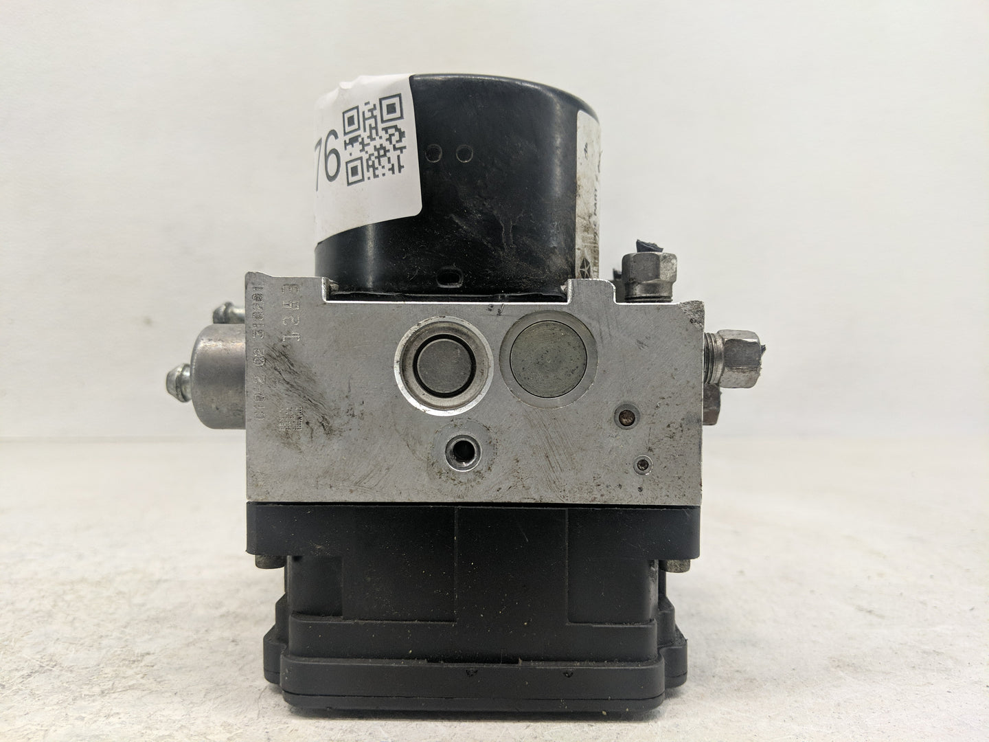 2006 Jeep Liberty ABS Pump Control Module Replacement P/N:05179771AA Fits OEM Used Auto Parts - Oemusedautoparts1.com