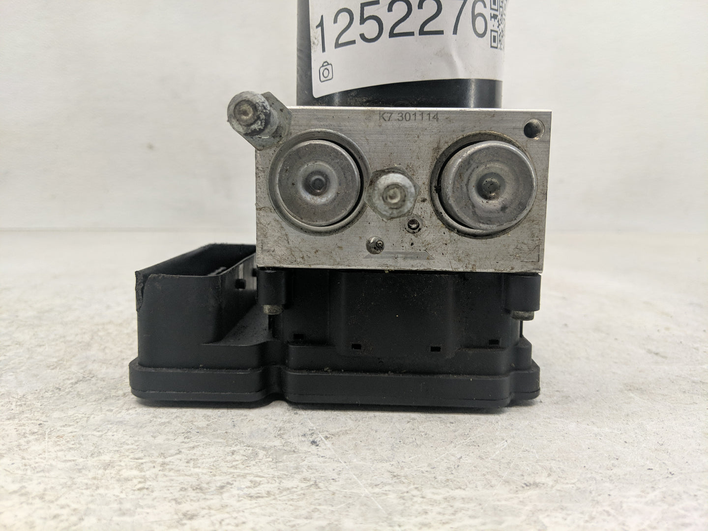 2006 Jeep Liberty ABS Pump Control Module Replacement P/N:05179771AA Fits OEM Used Auto Parts - Oemusedautoparts1.com