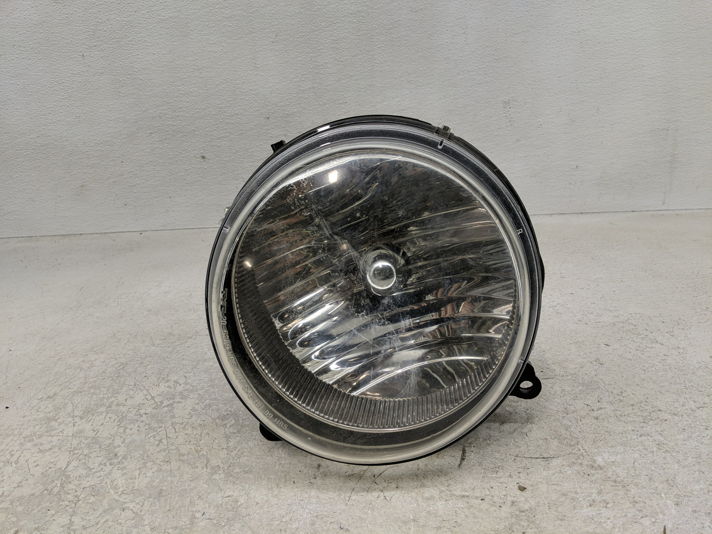 Jeep Liberty Passenger Right Oem Fog Light Lamp - Oemusedautoparts1.com