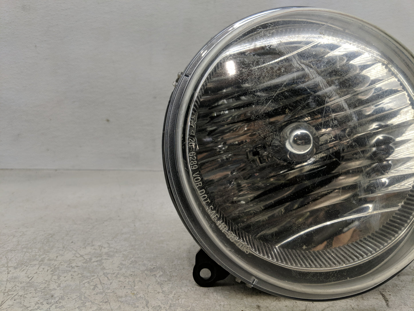 Jeep Liberty Passenger Right Oem Fog Light Lamp - Oemusedautoparts1.com