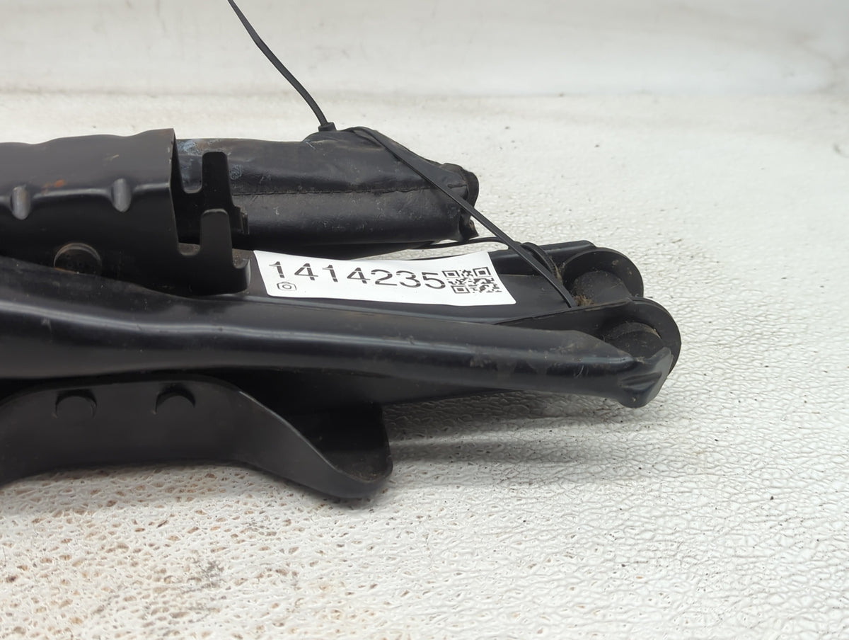 2006 Jeep Liberty Spare Scissor Car Jack - Oemusedautoparts1.com