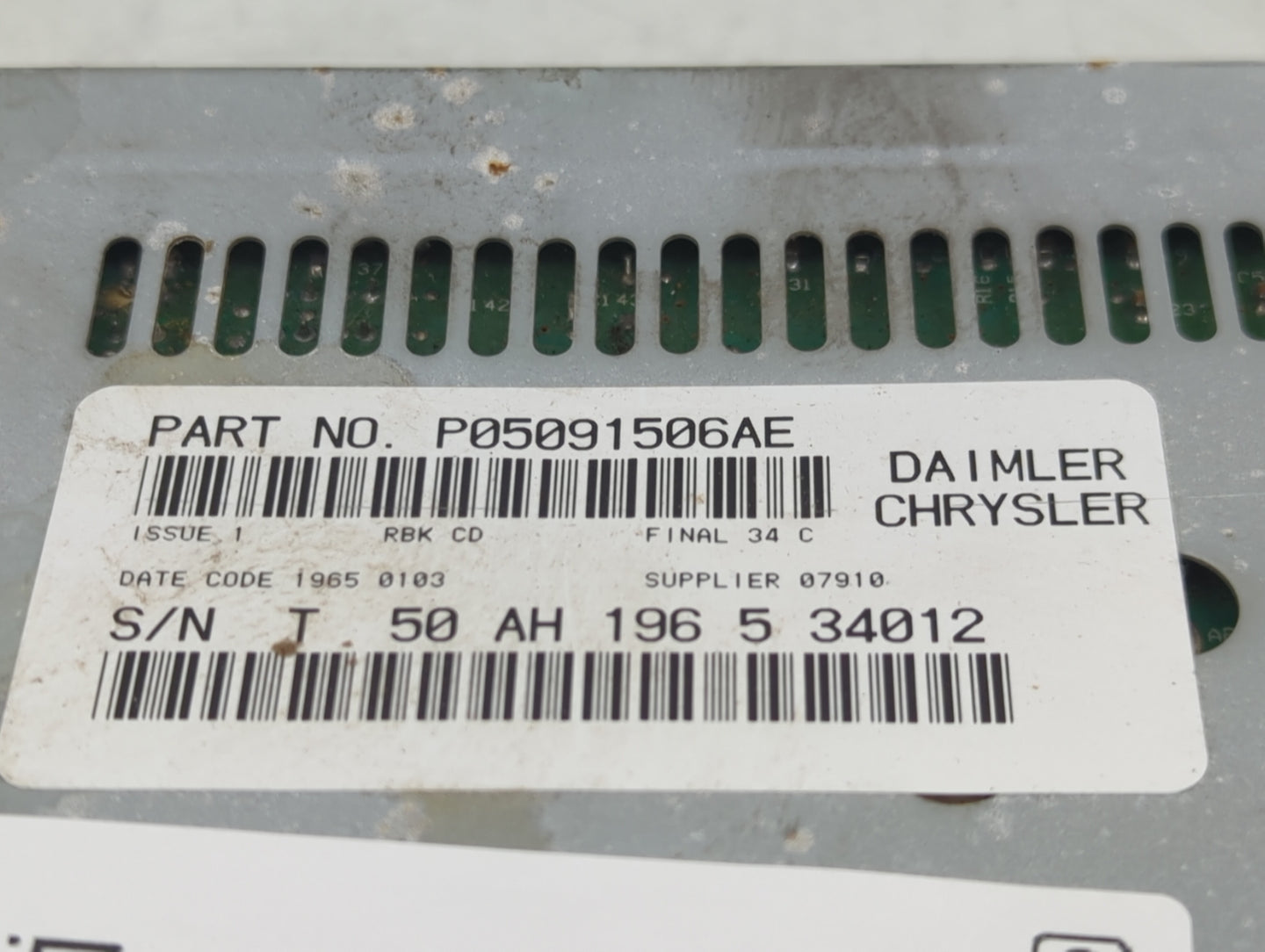 2002-2007 Jeep Liberty Radio AM FM Cd Player Receiver Replacement P/N:P05091506AE Fits OEM Used Auto Parts - Oemusedautopart