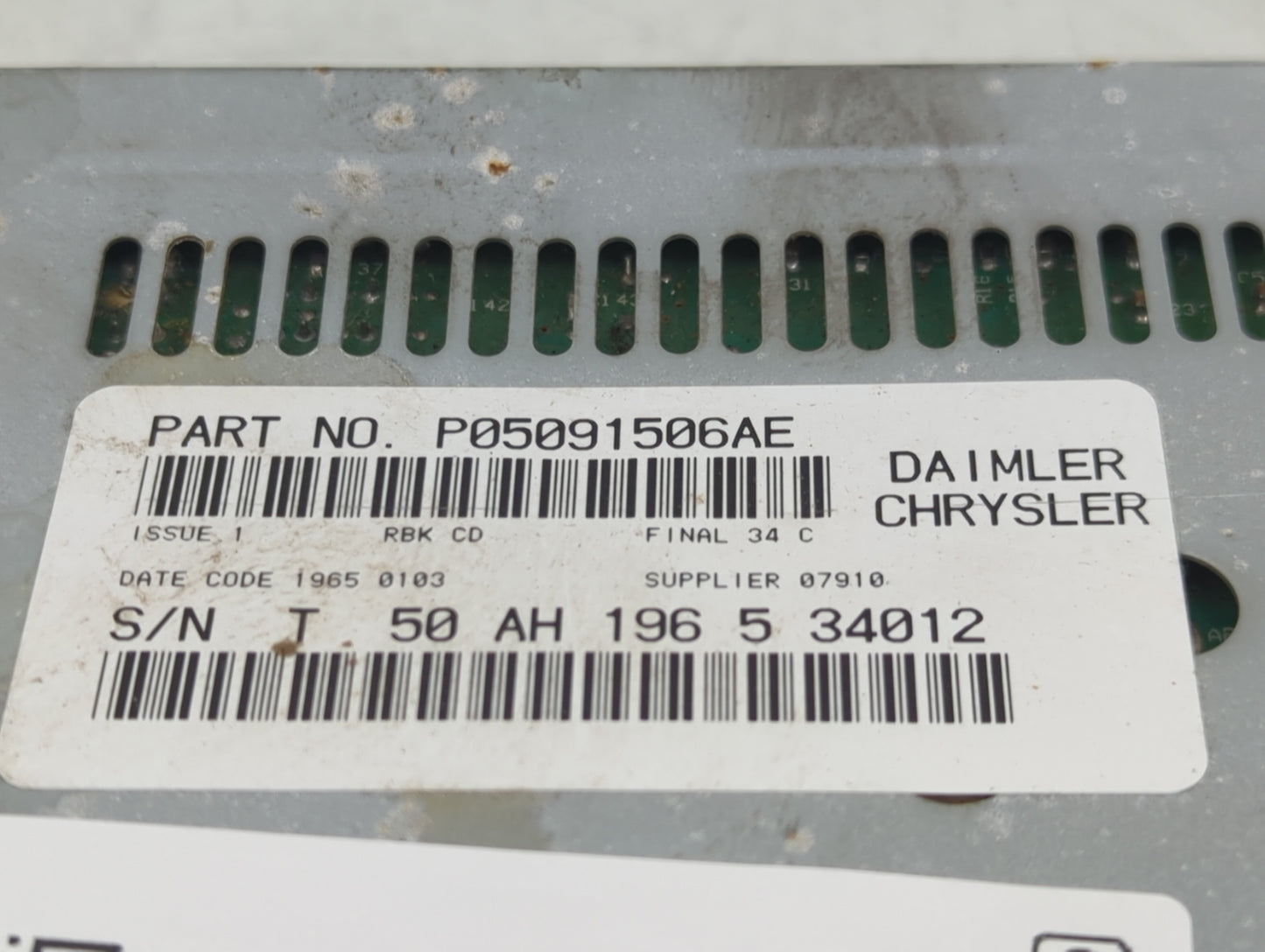 2002-2007 Jeep Liberty Radio AM FM Cd Player Receiver Replacement P/N:P05091506AE Fits OEM Used Auto Parts - Oemusedautopart