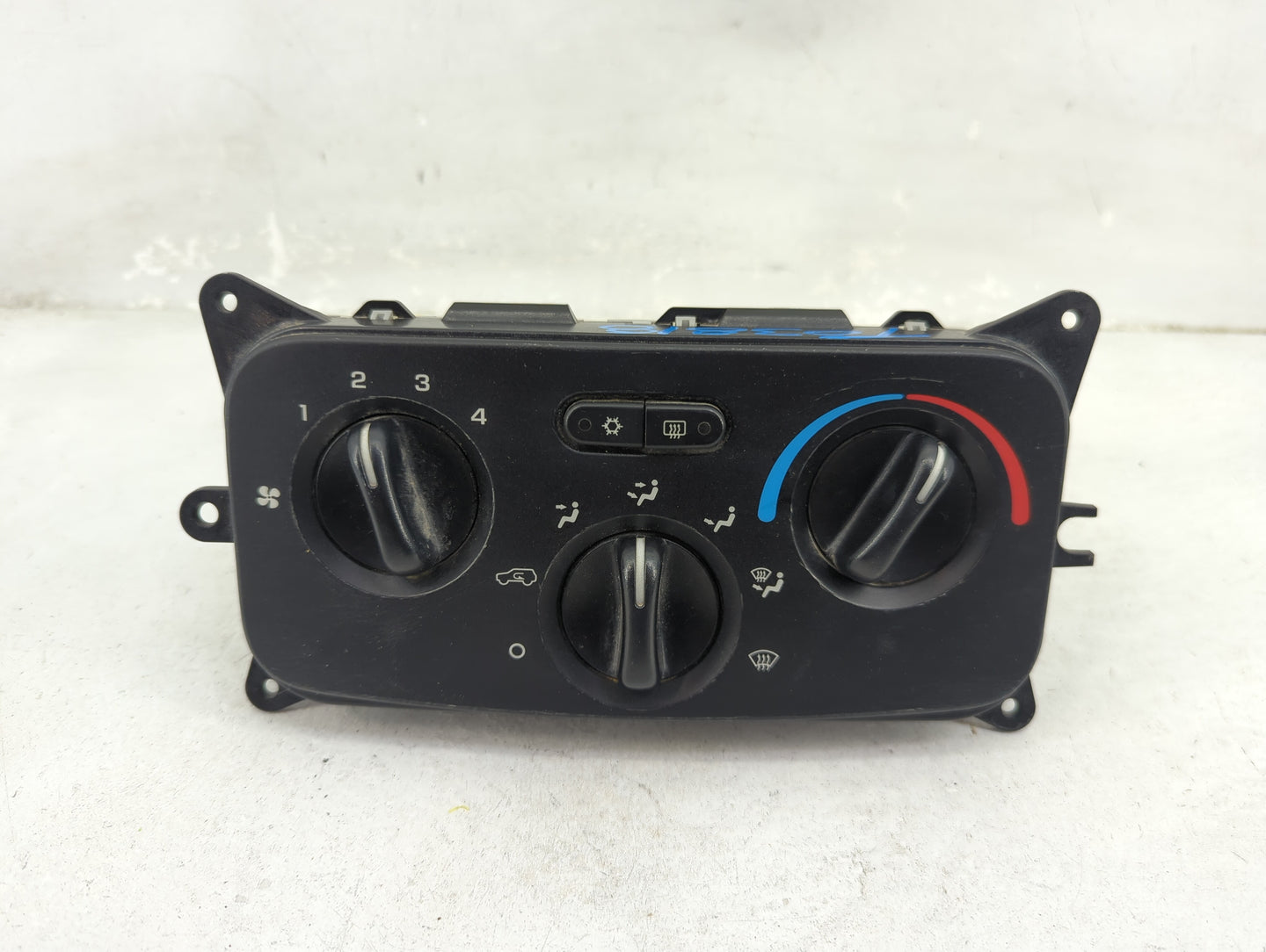 2004-2007 Jeep Liberty Climate Control Module Temperature AC/Heater Replacement P/N:P55037533AG IB1C300205 Fits OEM Used Aut