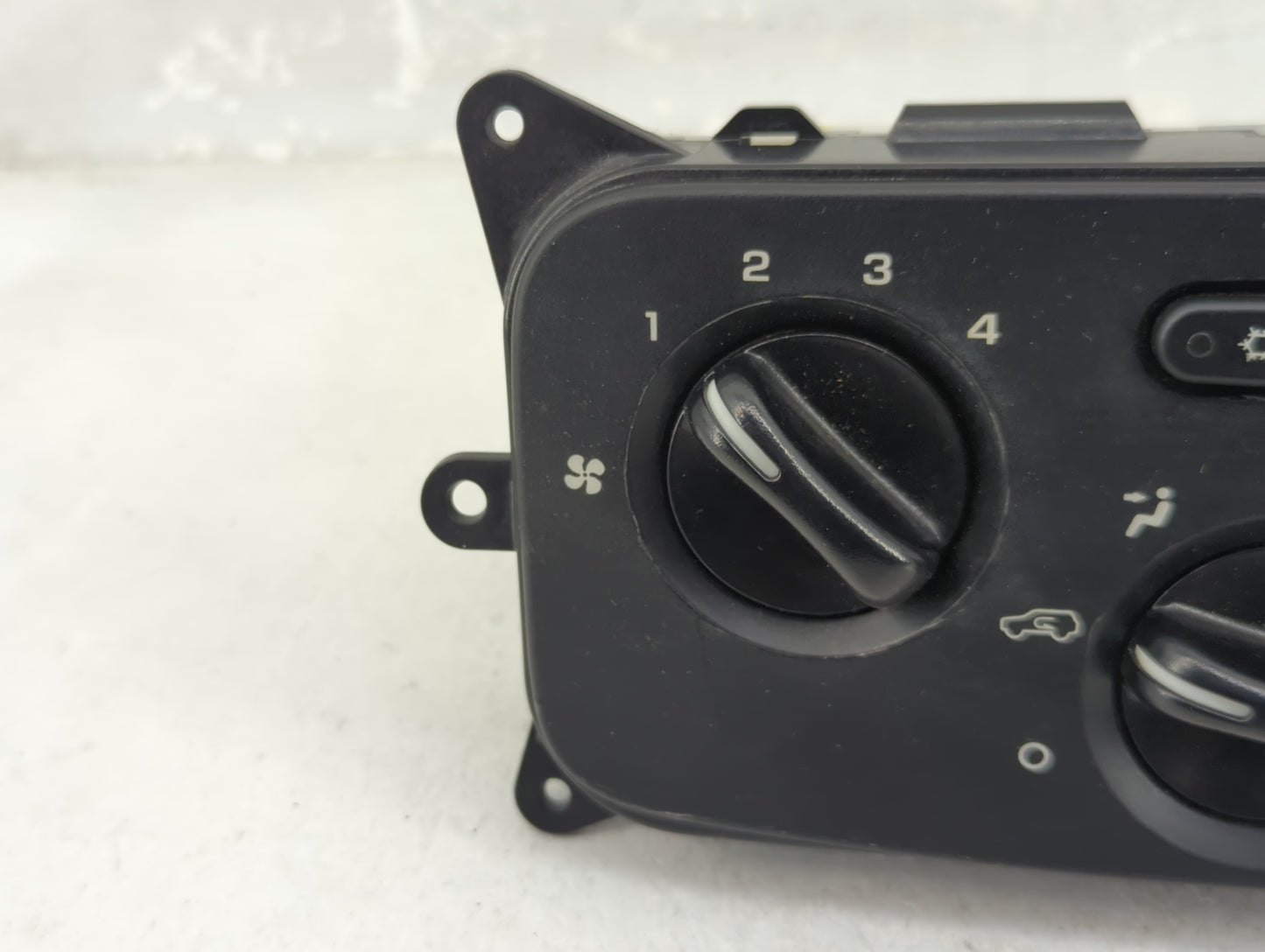 2004-2007 Jeep Liberty Climate Control Module Temperature AC/Heater Replacement P/N:P55037533AG IB1C300205 Fits OEM Used Aut