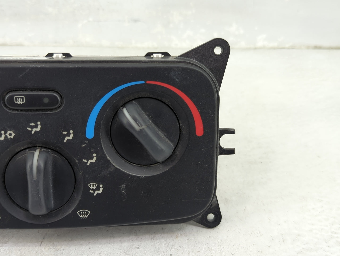 2004-2007 Jeep Liberty Climate Control Module Temperature AC/Heater Replacement P/N:P55037533AD Fits Fits 2004 2005 2006 200