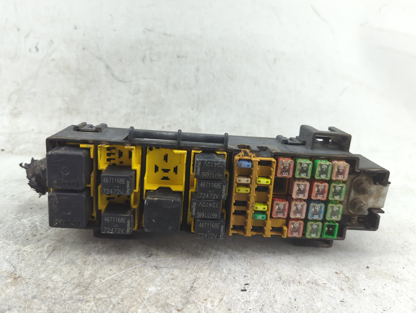 2005-2007 Jeep Liberty Fusebox Fuse Box Panel Relay Module P/N:56047198AD Fits Fits 2005 2006 2007 OEM Used Auto Parts - Oem