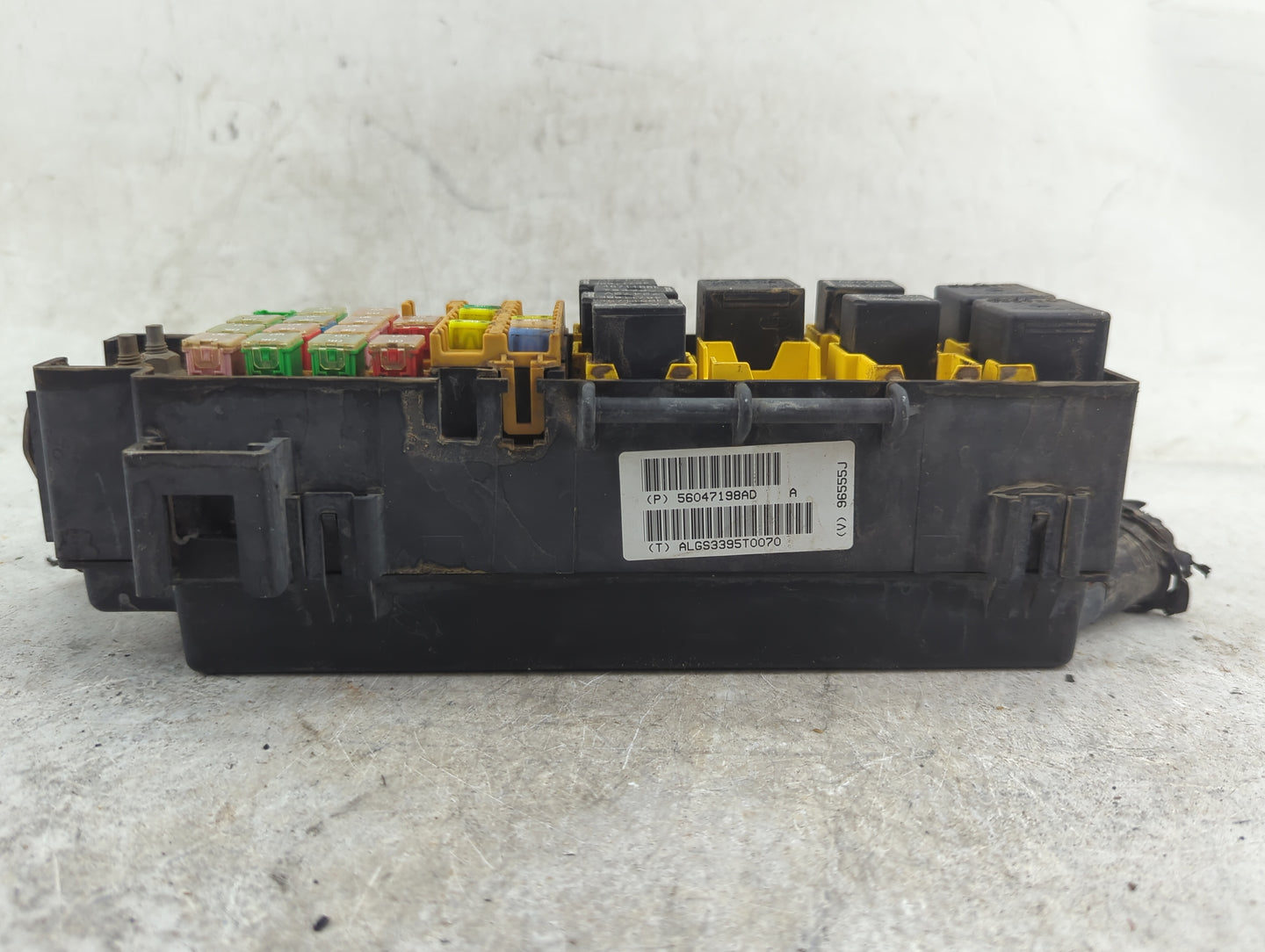 2005-2007 Jeep Liberty Fusebox Fuse Box Panel Relay Module P/N:56047198AD Fits Fits 2005 2006 2007 OEM Used Auto Parts - Oem