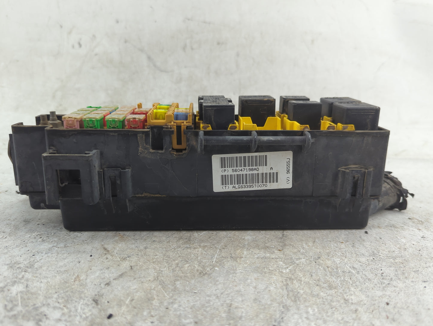 2005-2007 Jeep Liberty Fusebox Fuse Box Panel Relay Module P/N:56047198AD Fits Fits 2005 2006 2007 OEM Used Auto Parts - Oem
