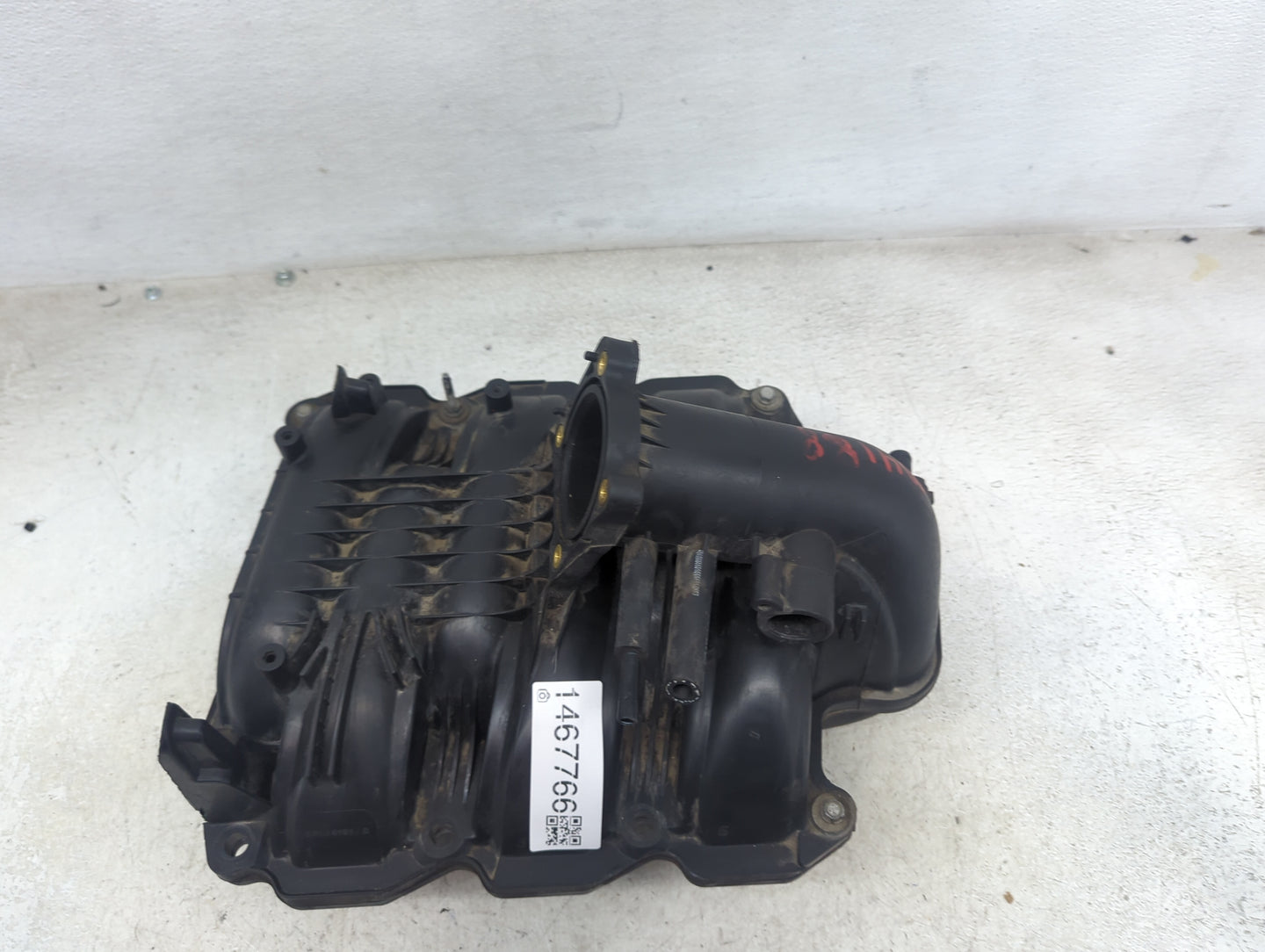 2005-2006 Jeep Liberty Air Intake Manifold Fits Fits 2005 2006 OEM Used Auto Parts - Oemusedautoparts1.com