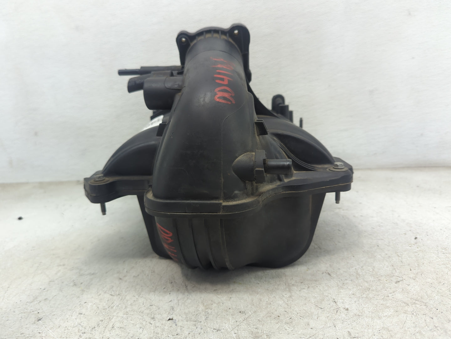 2005-2006 Jeep Liberty Air Intake Manifold Fits Fits 2005 2006 OEM Used Auto Parts - Oemusedautoparts1.com