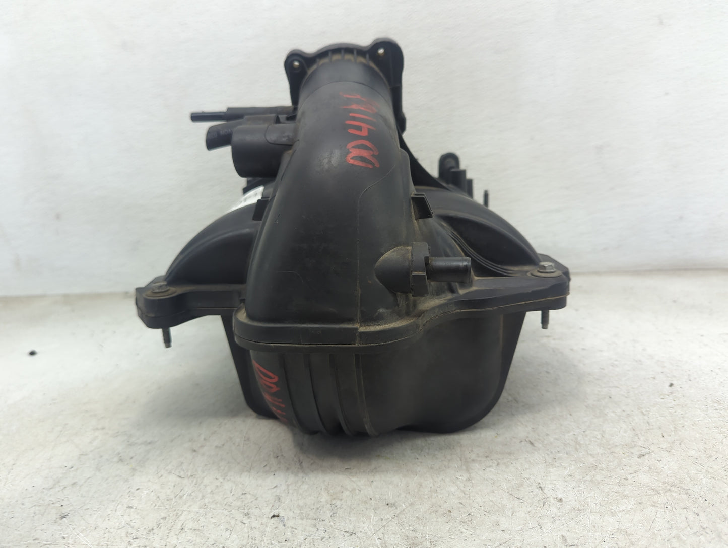 2005-2006 Jeep Liberty Air Intake Manifold Fits Fits 2005 2006 OEM Used Auto Parts - Oemusedautoparts1.com