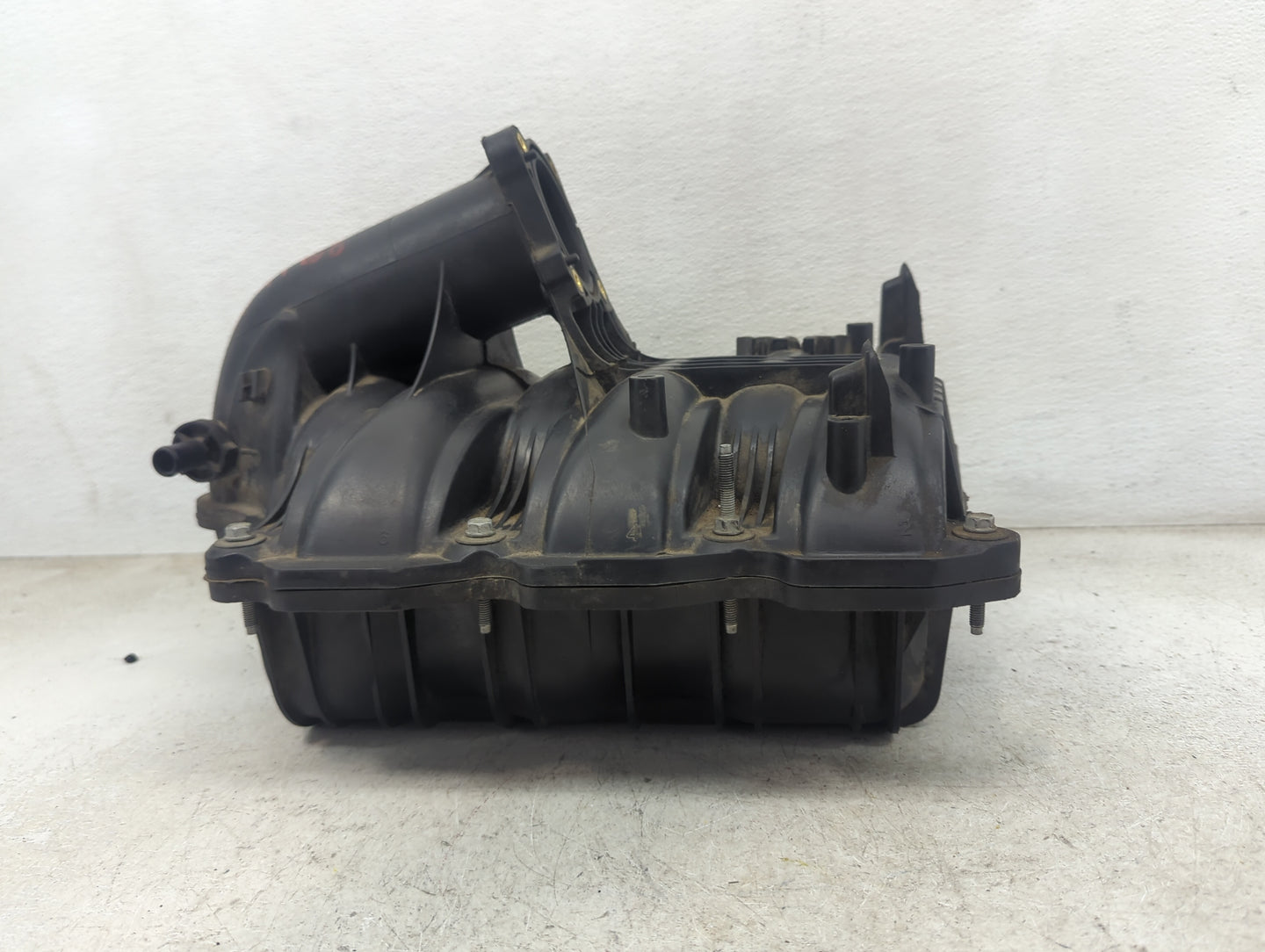 2005-2006 Jeep Liberty Air Intake Manifold Fits Fits 2005 2006 OEM Used Auto Parts - Oemusedautoparts1.com