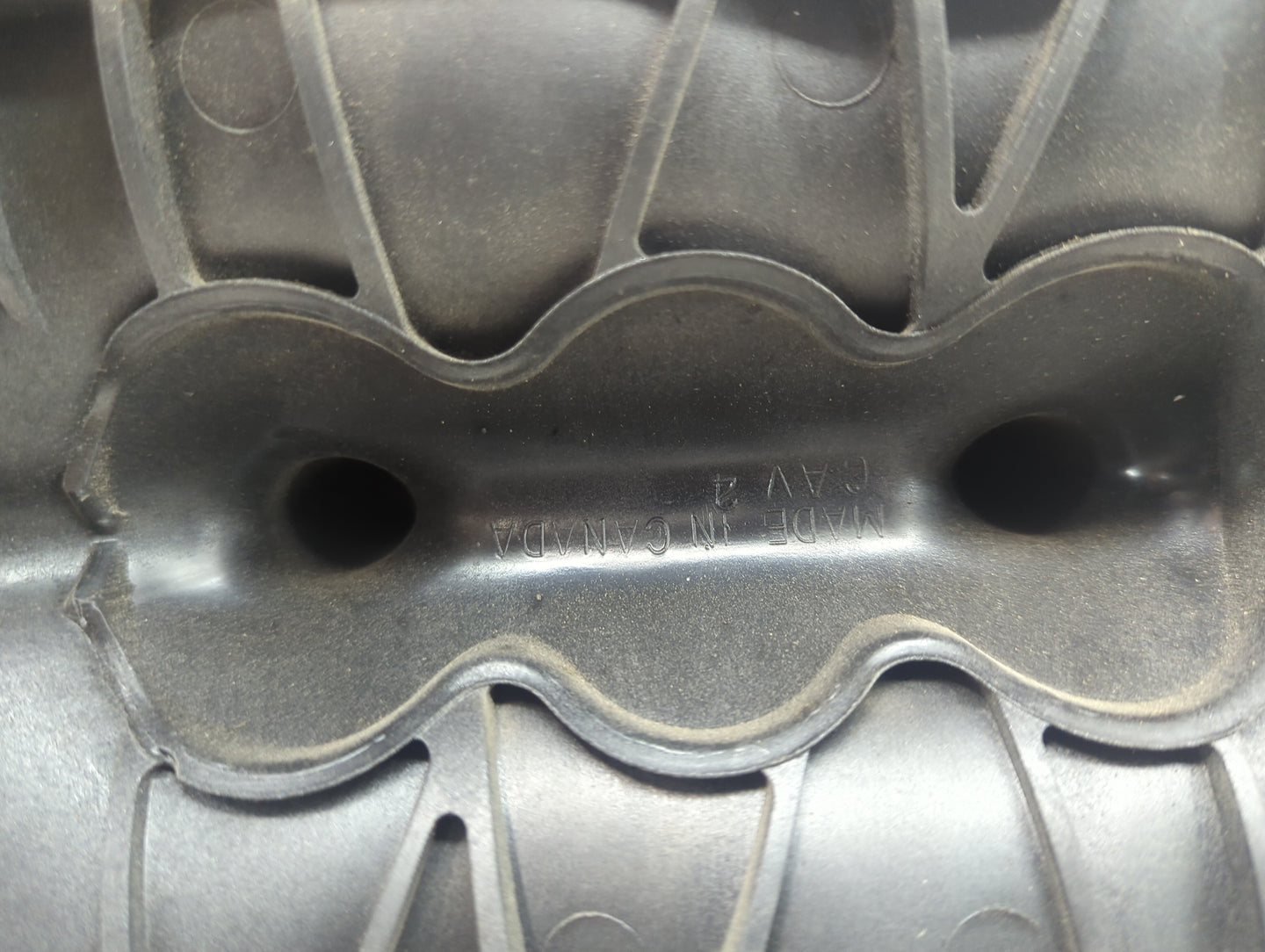 2005-2006 Jeep Liberty Air Intake Manifold Fits Fits 2005 2006 OEM Used Auto Parts - Oemusedautoparts1.com
