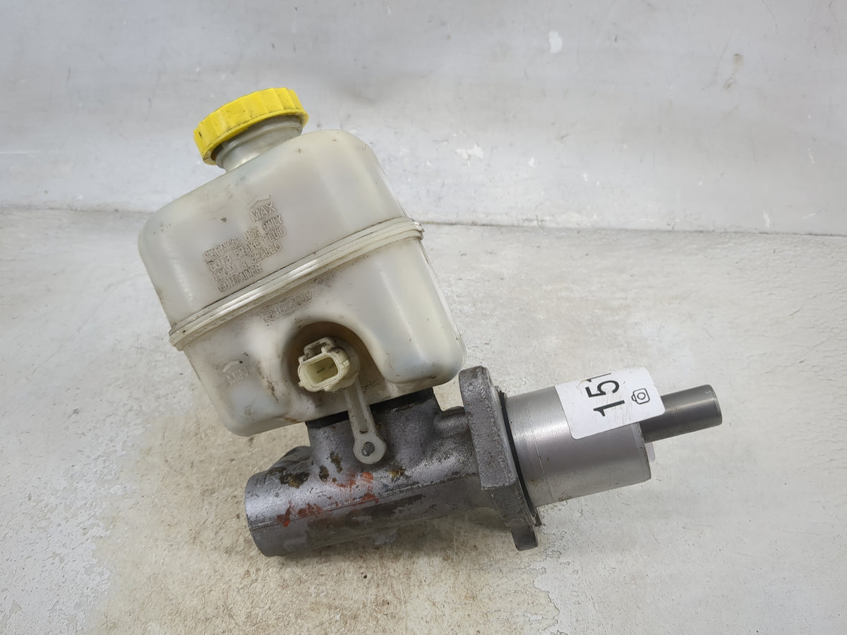2006-2007 Jeep Liberty Brake Master Cylinder 1512639 - Oemusedautoparts1.com
