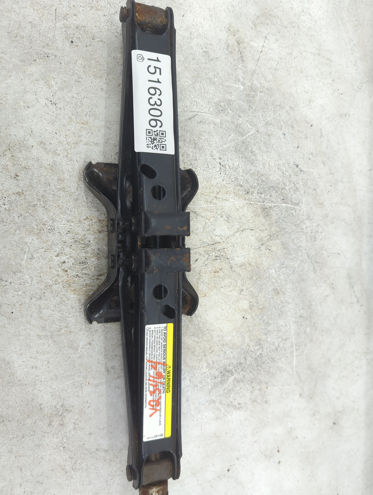 2006 Jeep Liberty Spare Scissor Car Jack 1516306 - Oemusedautoparts1.com