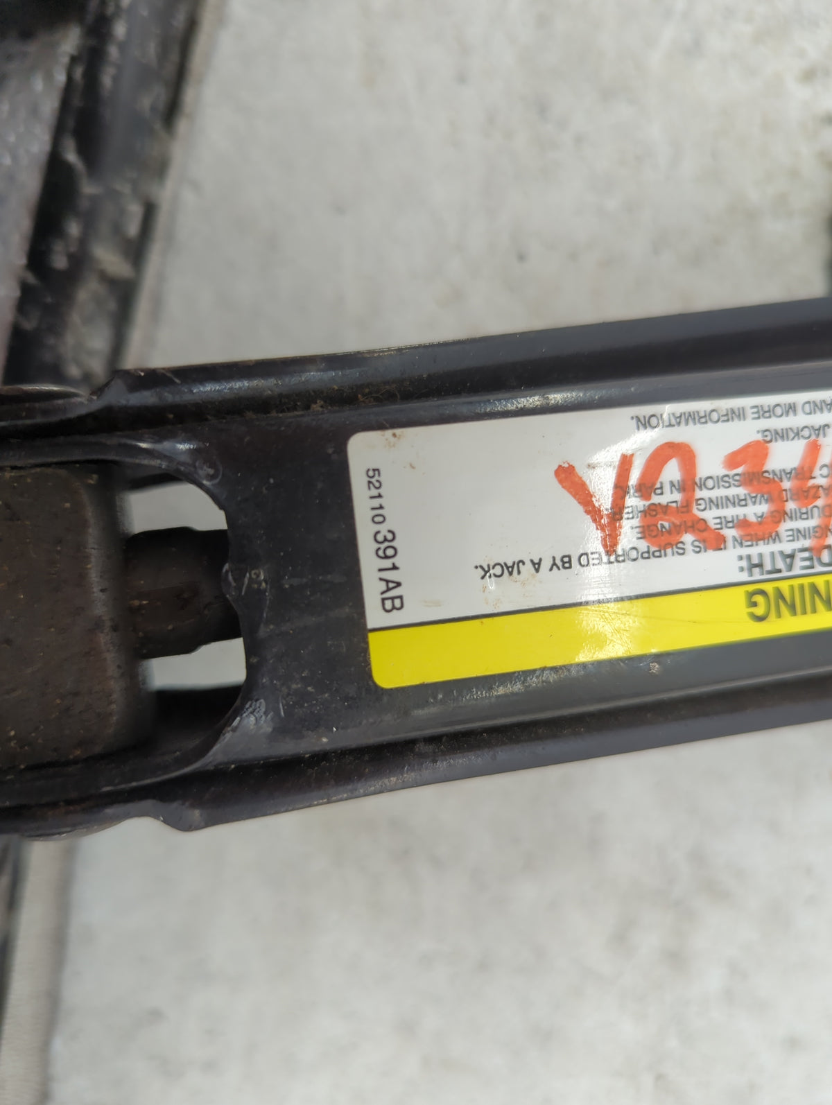 2006 Jeep Liberty Spare Scissor Car Jack 1516306 - Oemusedautoparts1.com