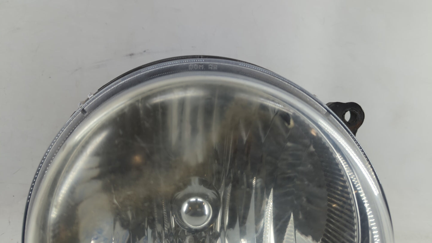 2005-2007 Jeep Liberty Passenger Right Oem Head Light Headlight Lamp - Oemusedautoparts1.com