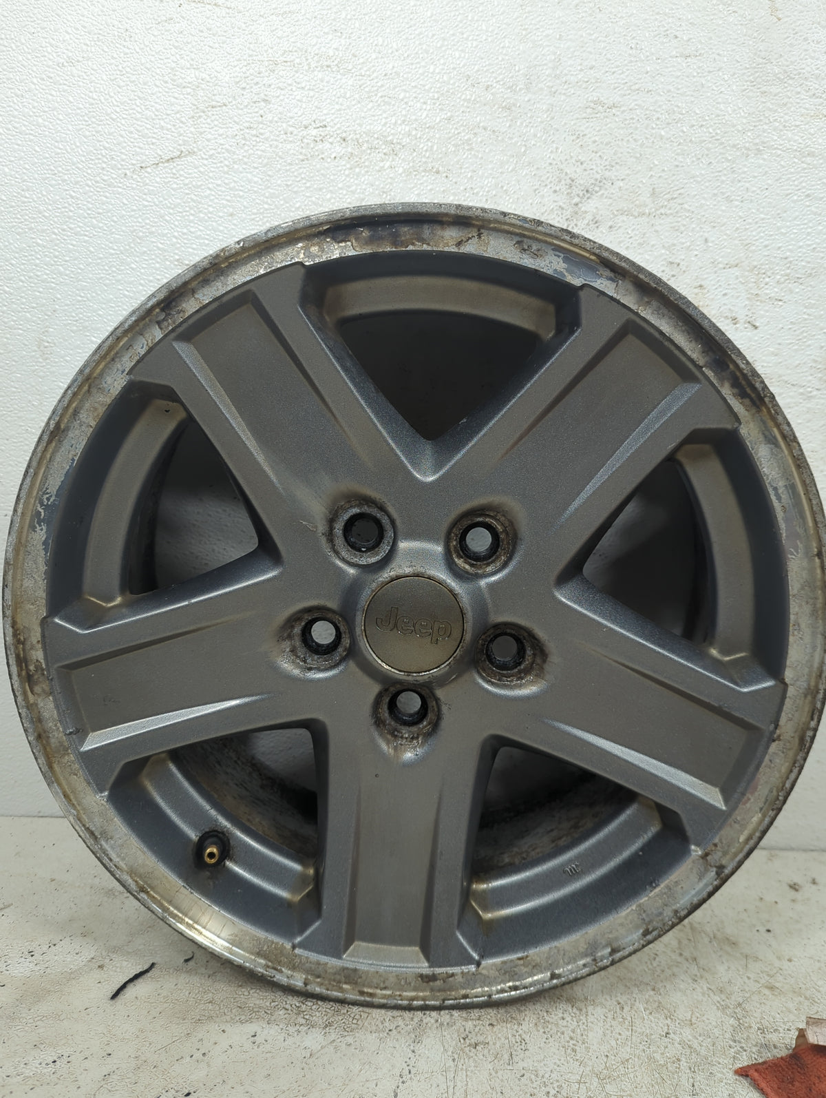 2005-2007 Jeep Liberty Oem Wheel Rim 5043307 - Oemusedautoparts1.com