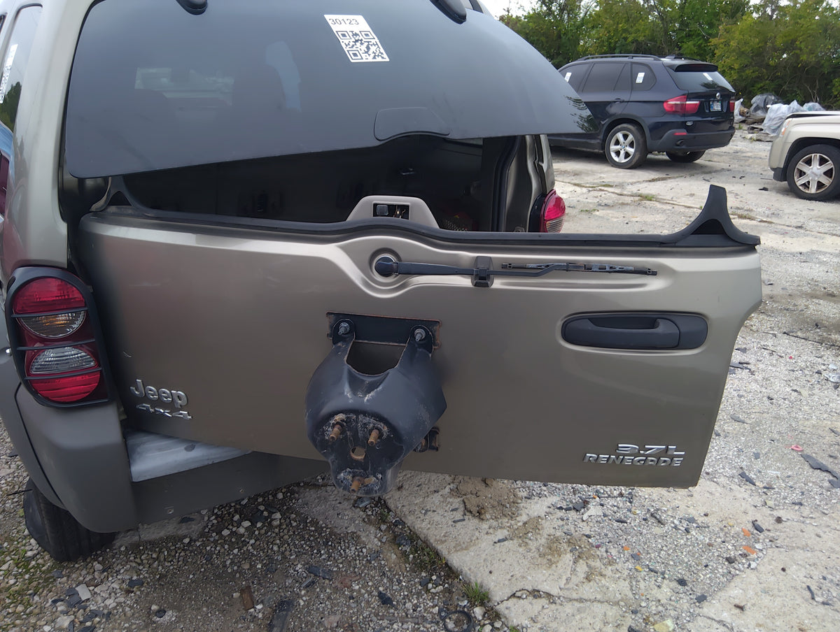 2003-2007 Jeep Liberty Back Door Left Driver Side Oem 5048188 - Oemusedautoparts1.com