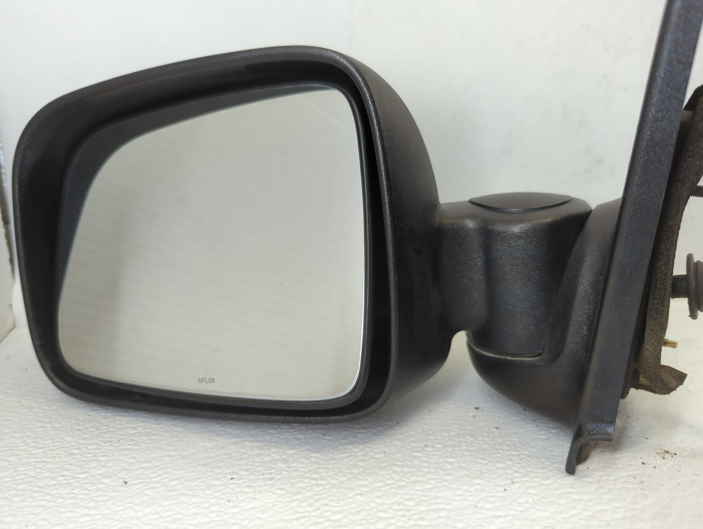 2002-2007 Jeep Liberty Driver Side View Mirror - Left Door Mirror OEM Used - Oemusedautoparts1.com