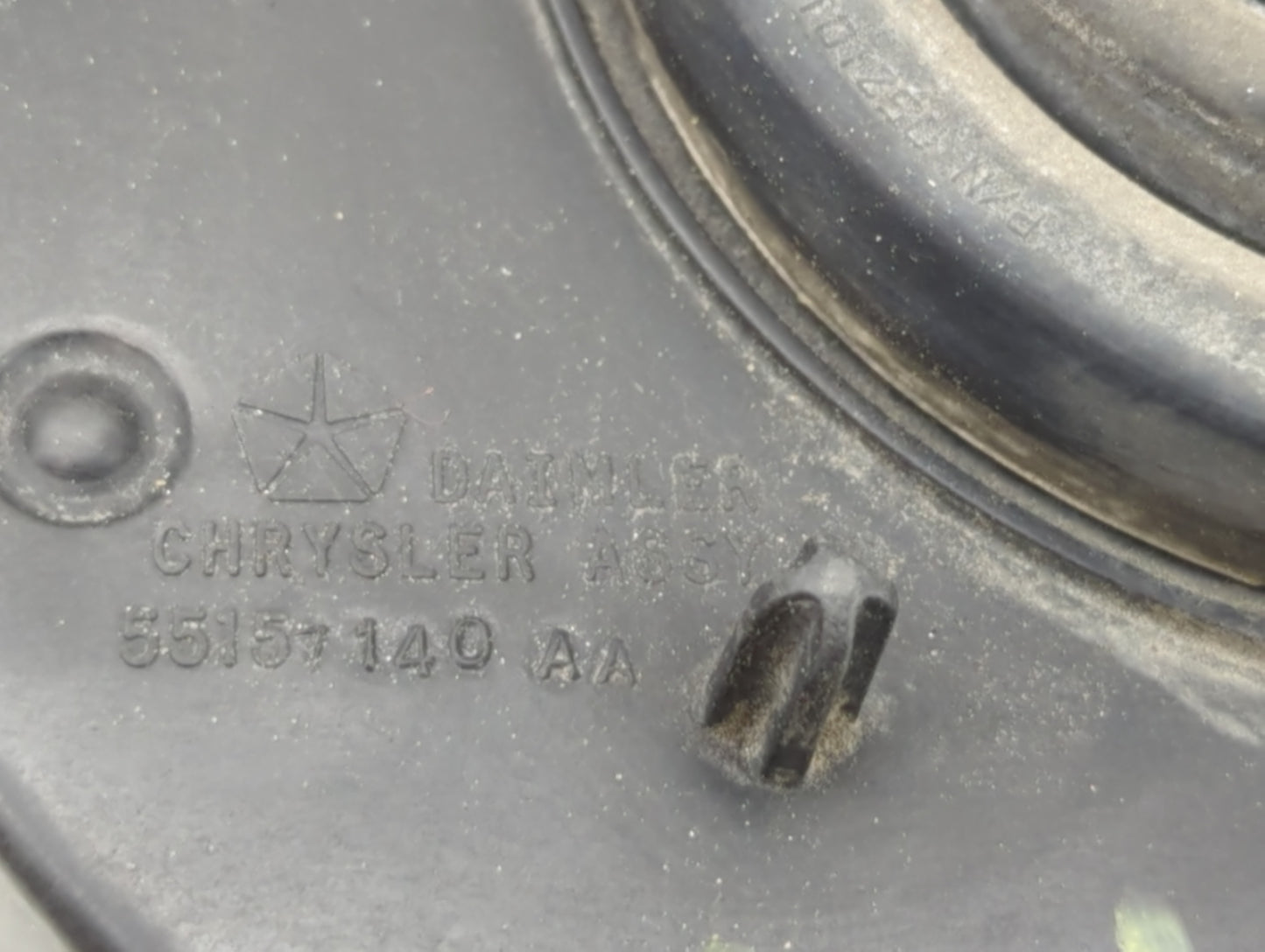 2005-2007 Jeep Liberty Passenger Right Oem Head Light Headlight Lamp - Oemusedautoparts1.com