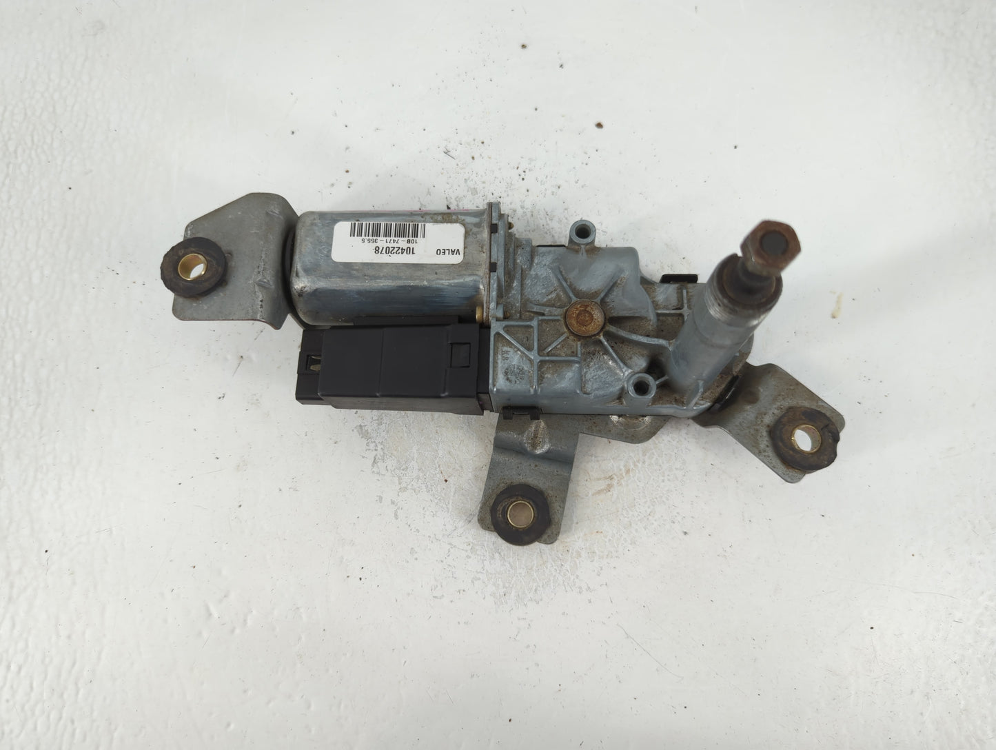 2006 Jeep Renegade Rear Lid Wiper Motor P/N:10B-7474-355.5 10422078 Fits OEM Used Auto Parts - Oemusedautoparts1.com