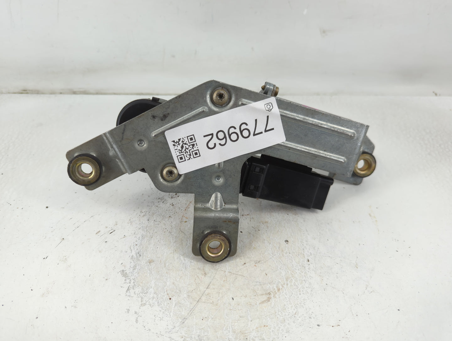 2006 Jeep Renegade Rear Lid Wiper Motor P/N:10B-7474-355.5 10422078 Fits OEM Used Auto Parts - Oemusedautoparts1.com