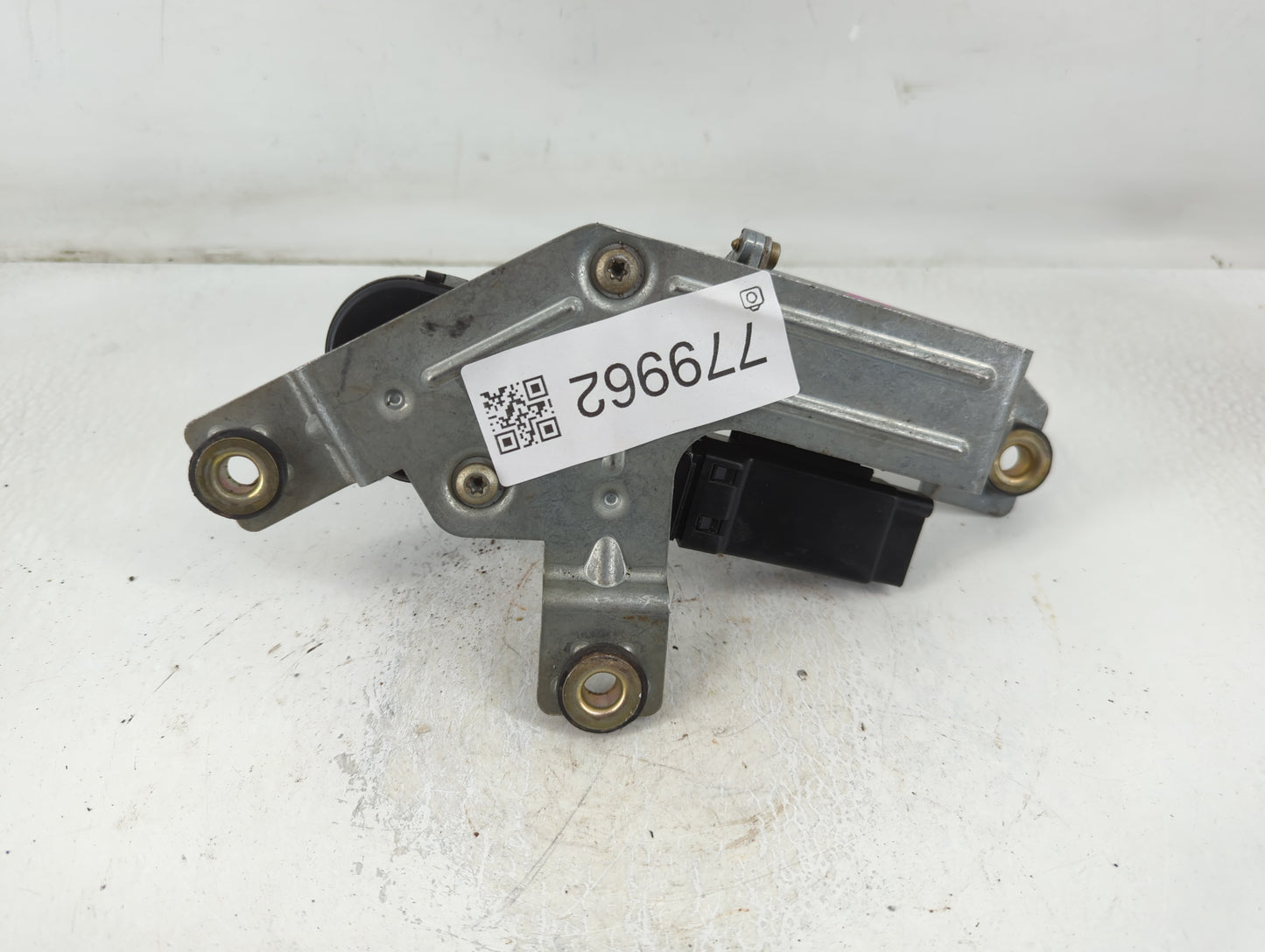 2006 Jeep Renegade Rear Lid Wiper Motor P/N:10B-7474-355.5 10422078 Fits OEM Used Auto Parts - Oemusedautoparts1.com
