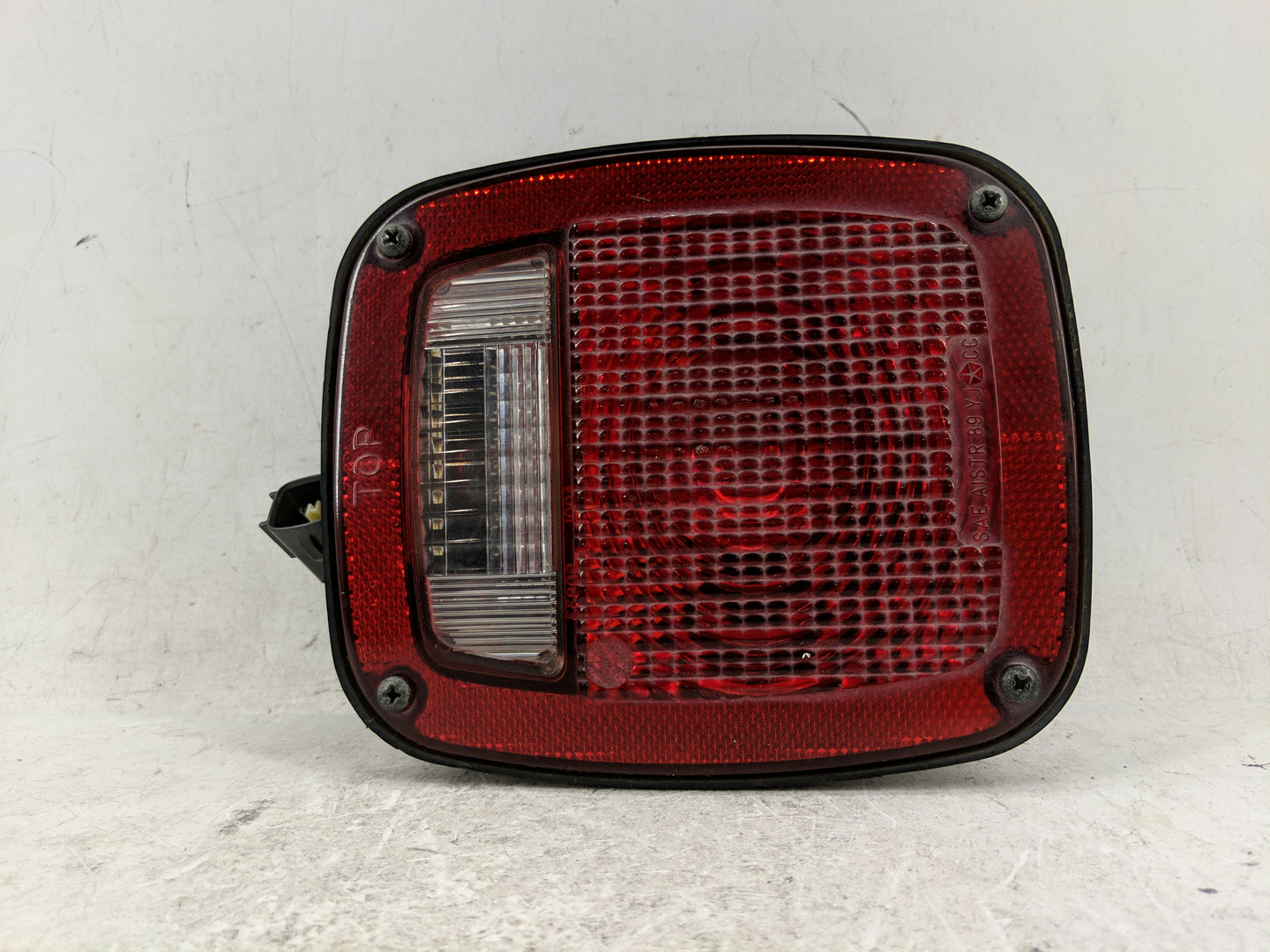 1998-2006 Jeep Wrangler Tail Light Assembly Driver Left OEM P/N:56018649 Fits Fits 1998 1999 2000 2001 2002 2003 2004 2005 2