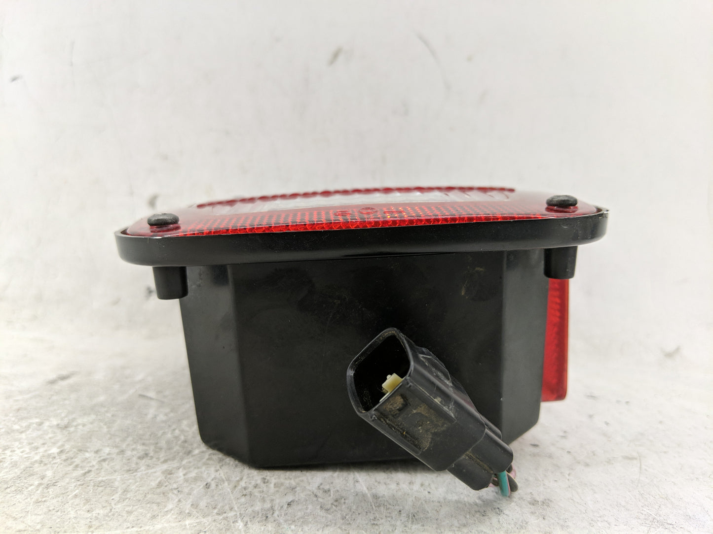 1998-2006 Jeep Wrangler Tail Light Assembly Driver Left OEM P/N:56018649 Fits Fits 1998 1999 2000 2001 2002 2003 2004 2005 2